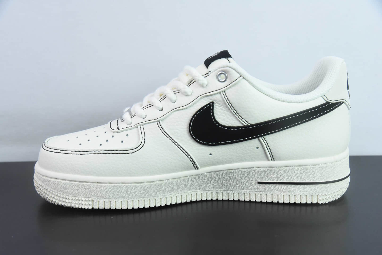 耐克Nike Air Force 1 AF1斯图西联名白黑红标刺绣定制版空军一号低帮休闲板鞋纯原版本 货号：SJ6698-015