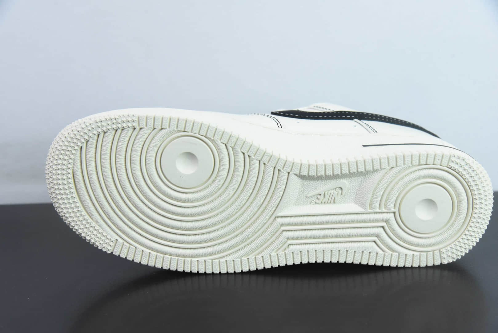 耐克Nike Air Force 1 AF1斯图西联名白黑红标刺绣定制版空军一号低帮休闲板鞋纯原版本 货号：SJ6698-015