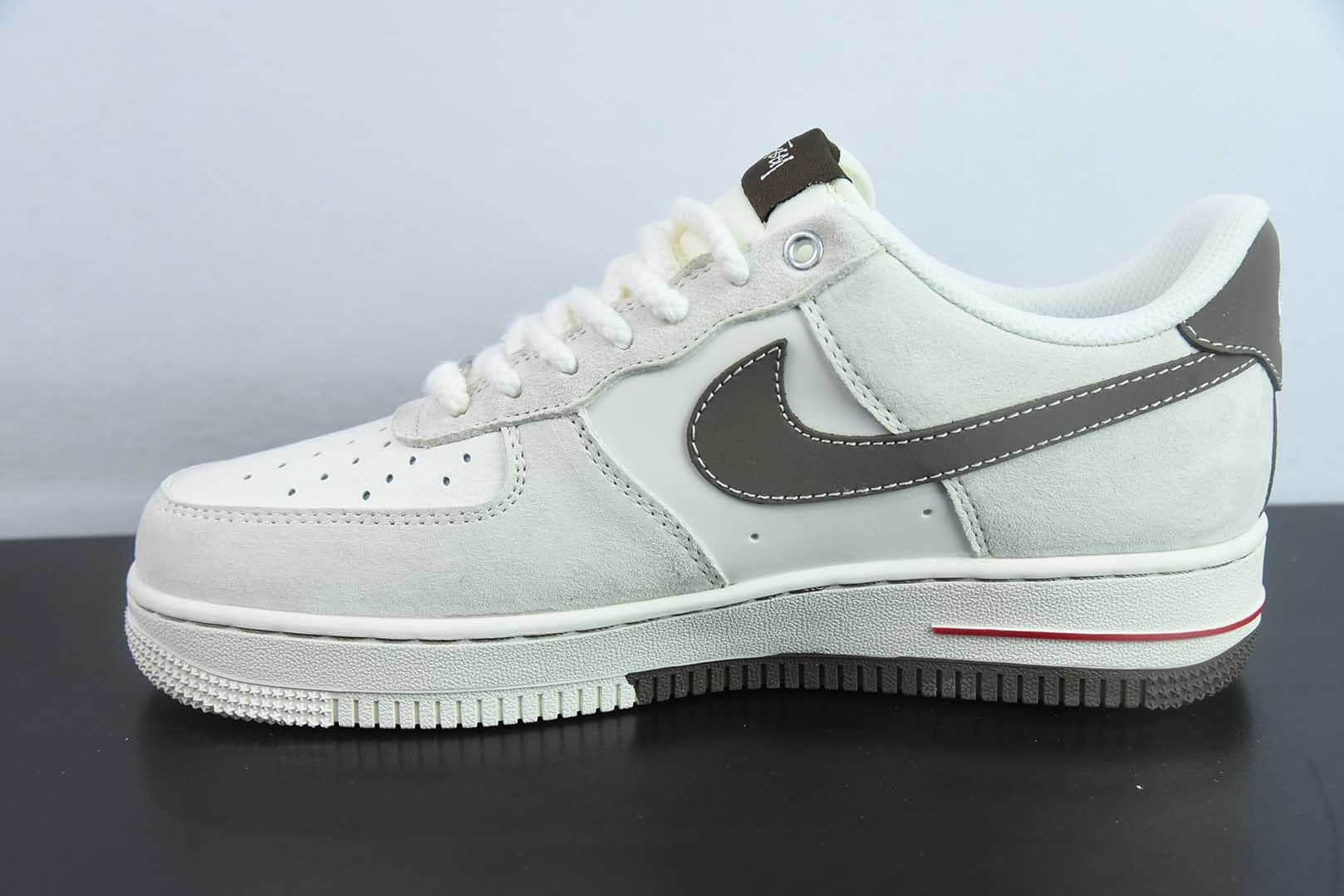 耐克Nike Air Force 1'07 Low 斯图西联名双拼米浅粽空军一号低帮休闲板鞋纯原版本 货号： SJ6698-025