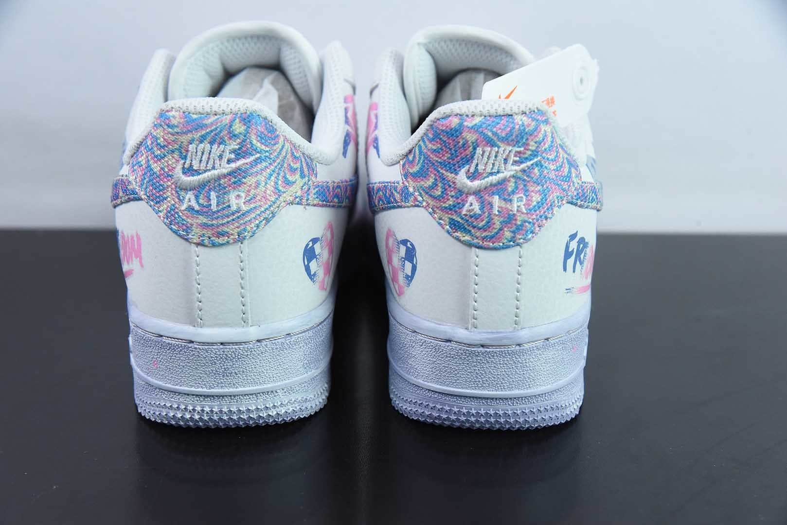 耐克Nike Air Force 1'07 Low Double Hearts 二次元手绘涂鸦粉蓝双心空军一号低帮休闲板鞋纯原版本 货号：CZ0377-002 