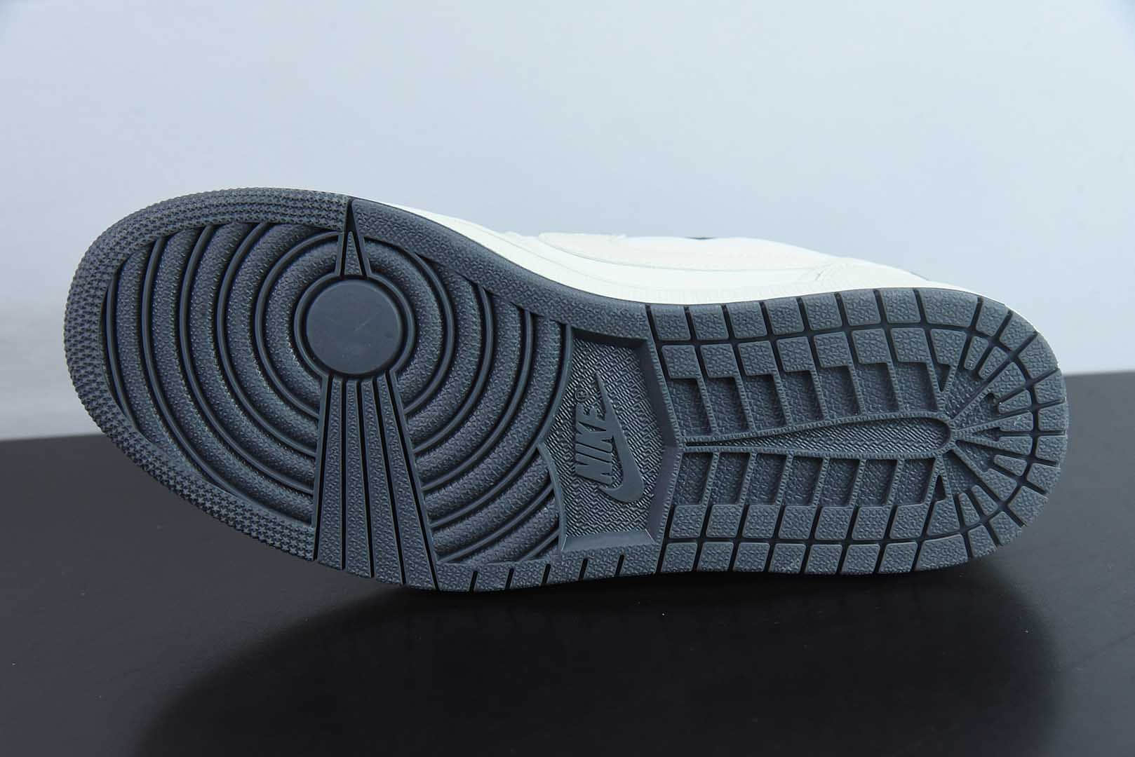 乔丹Travis Scott x Fragment Design x Jordan Air Jordan 1 Low OG SP AJ1 UN联名米白灰底低帮文化休闲板鞋纯原版本 货号：DM7866-018