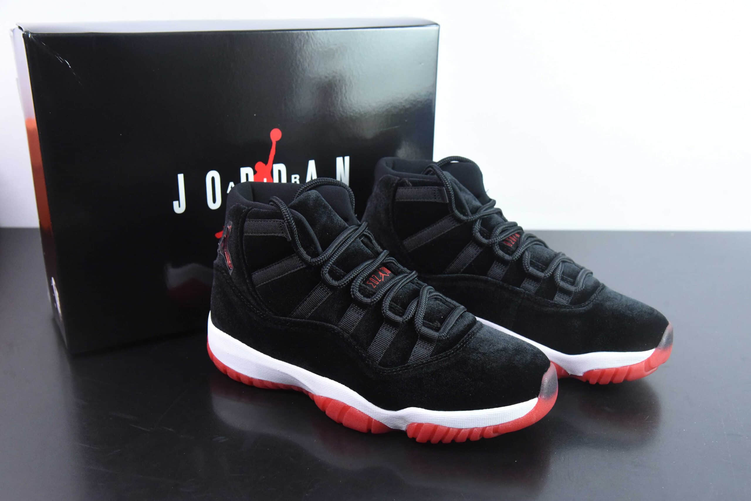 乔丹Air Jordan 11 Retro WMNS Bred Velvet AJ11天鹅绒黑红高帮篮球鞋纯原版本 货号:DB5457-061
