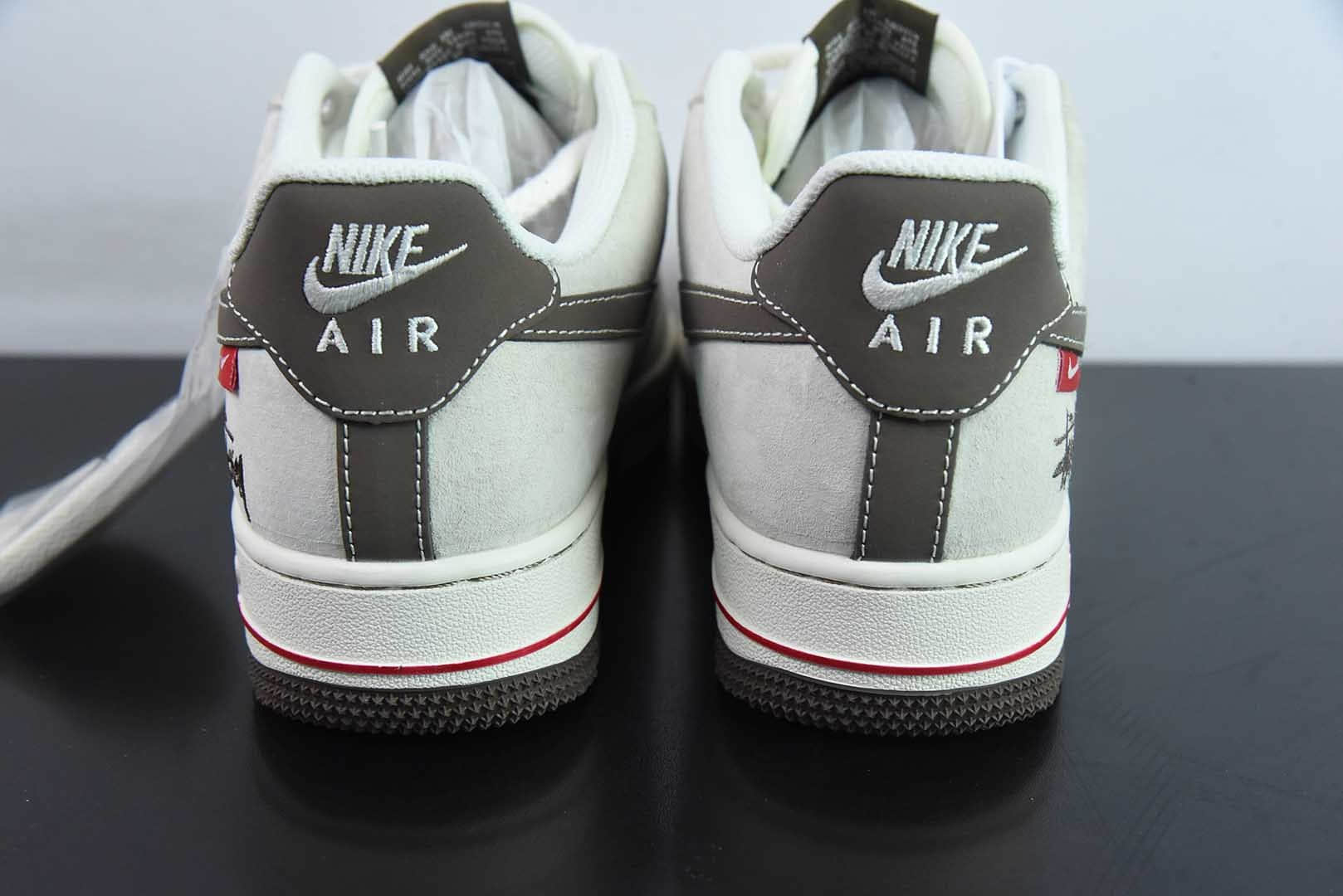 耐克Nike Air Force 1'07 Low 斯图西联名双拼米浅粽空军一号低帮休闲板鞋纯原版本 货号： SJ6698-025
