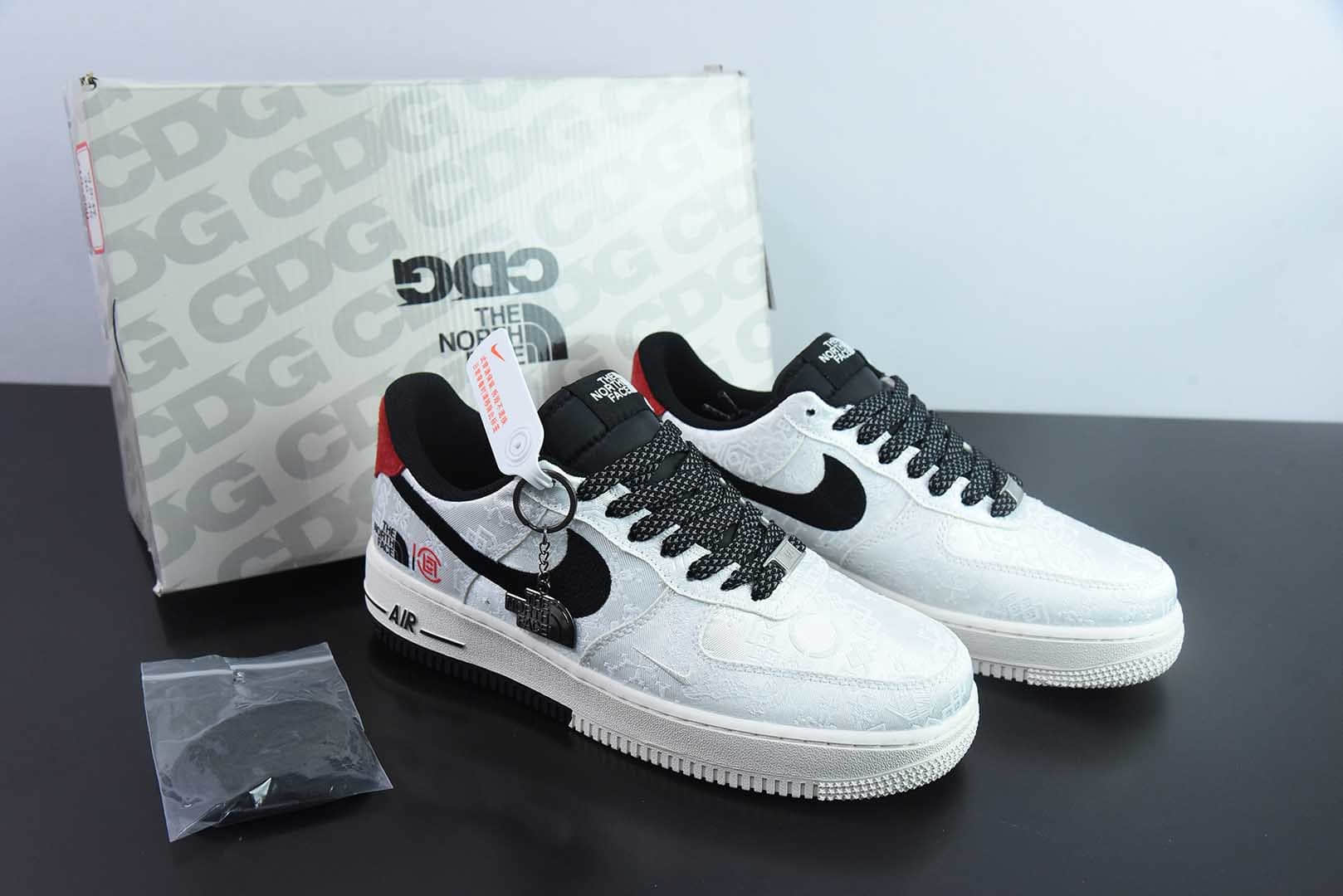 耐克Nike Air Force 1'07 Low 北面陈冠希联名双拼白丝绸空军一号低帮休闲板鞋纯原版本 货号：DM6868-054
