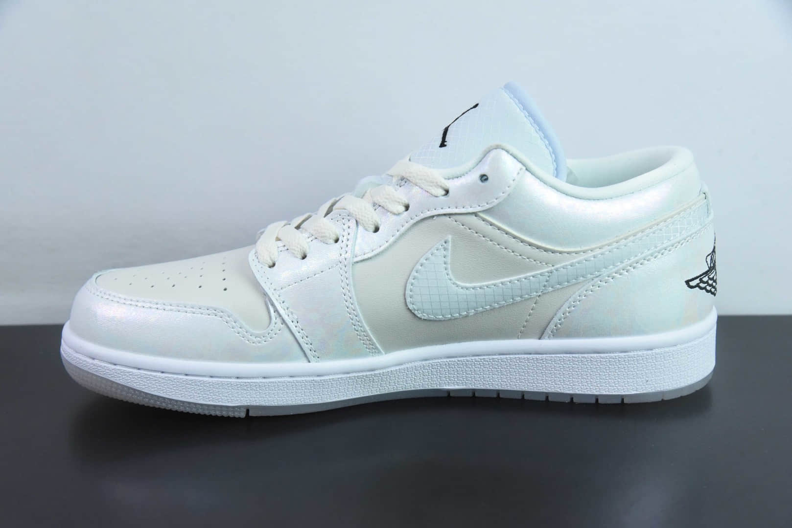 乔丹Air Jordan1 Low AJ1蛇年限定白镭射低帮复古文化篮球鞋纯原版本 货号：HF4080-001