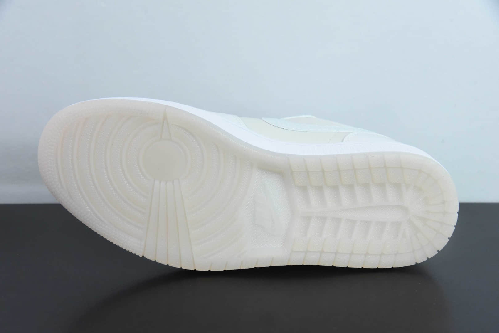 乔丹Air Jordan1 Low AJ1蛇年限定白镭射低帮复古文化篮球鞋纯原版本 货号：HF4080-001