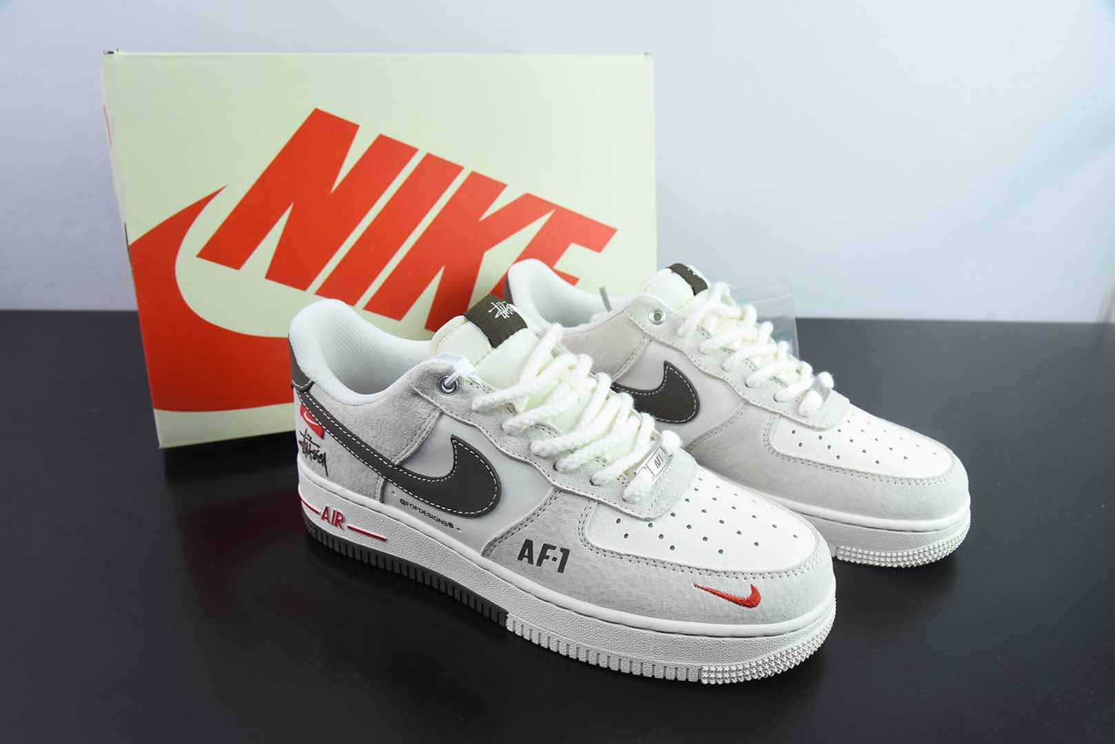 耐克Nike Air Force 1'07 Low 斯图西联名双拼米浅粽空军一号低帮休闲板鞋纯原版本 货号： SJ6698-025