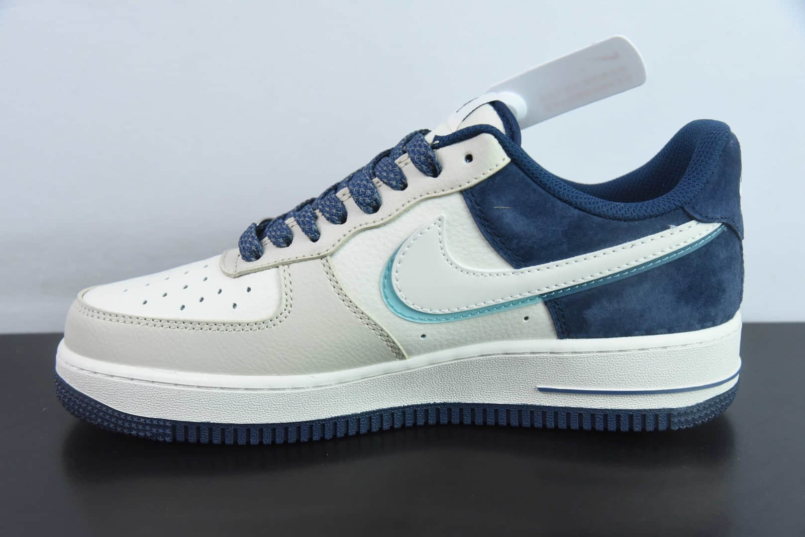 耐克NIke Air Force 1 '07 Low “斯图西联名青白透明勾”空军一号低帮休闲板鞋纯原版本 货号：DM6868-055