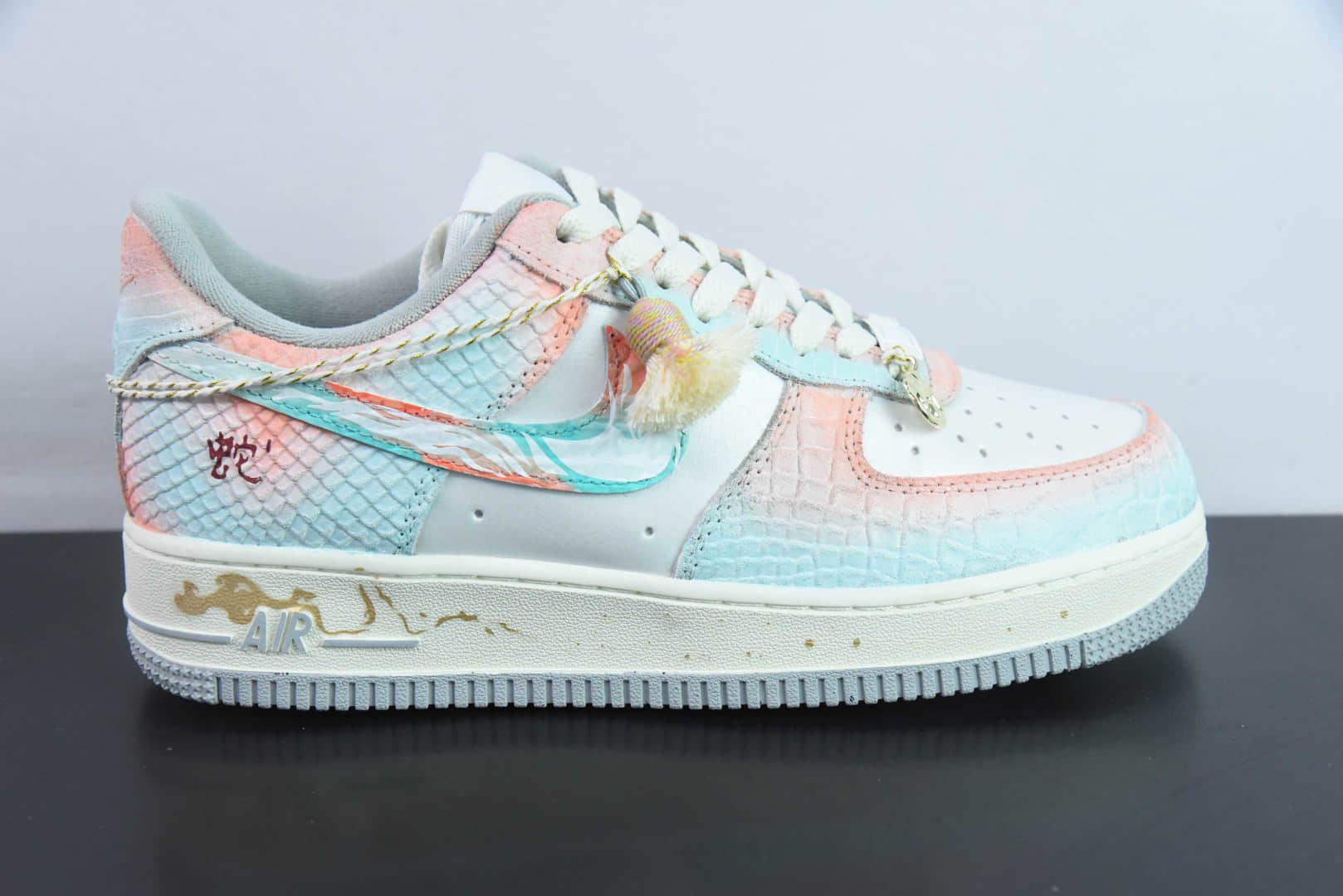耐克Nike Air Force 1'07 Low Late Spring Rain 蛇年限定春迟雨礼盒装空军一号低帮休闲板鞋纯原版本 货号：DX2678-111