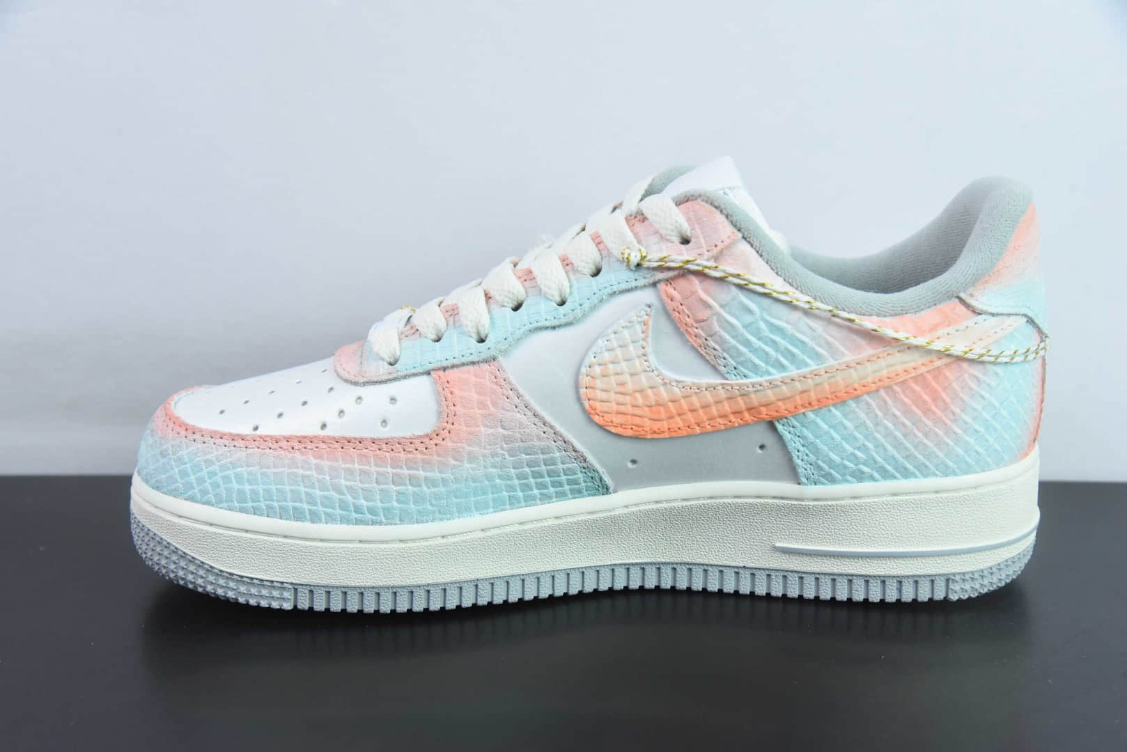 耐克Nike Air Force 1'07 Low Late Spring Rain 蛇年限定春迟雨礼盒装空军一号低帮休闲板鞋纯原版本 货号：DX2678-111
