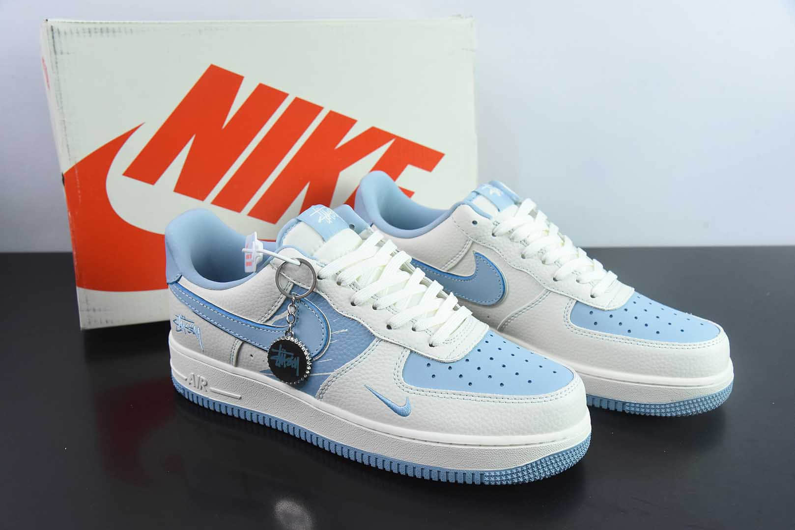 耐克Nike Air Force 1 Low 07 x Stussy 斯图西联名白蓝小勾空军一号低帮休闲板鞋纯原版本 货号:KK1988-090