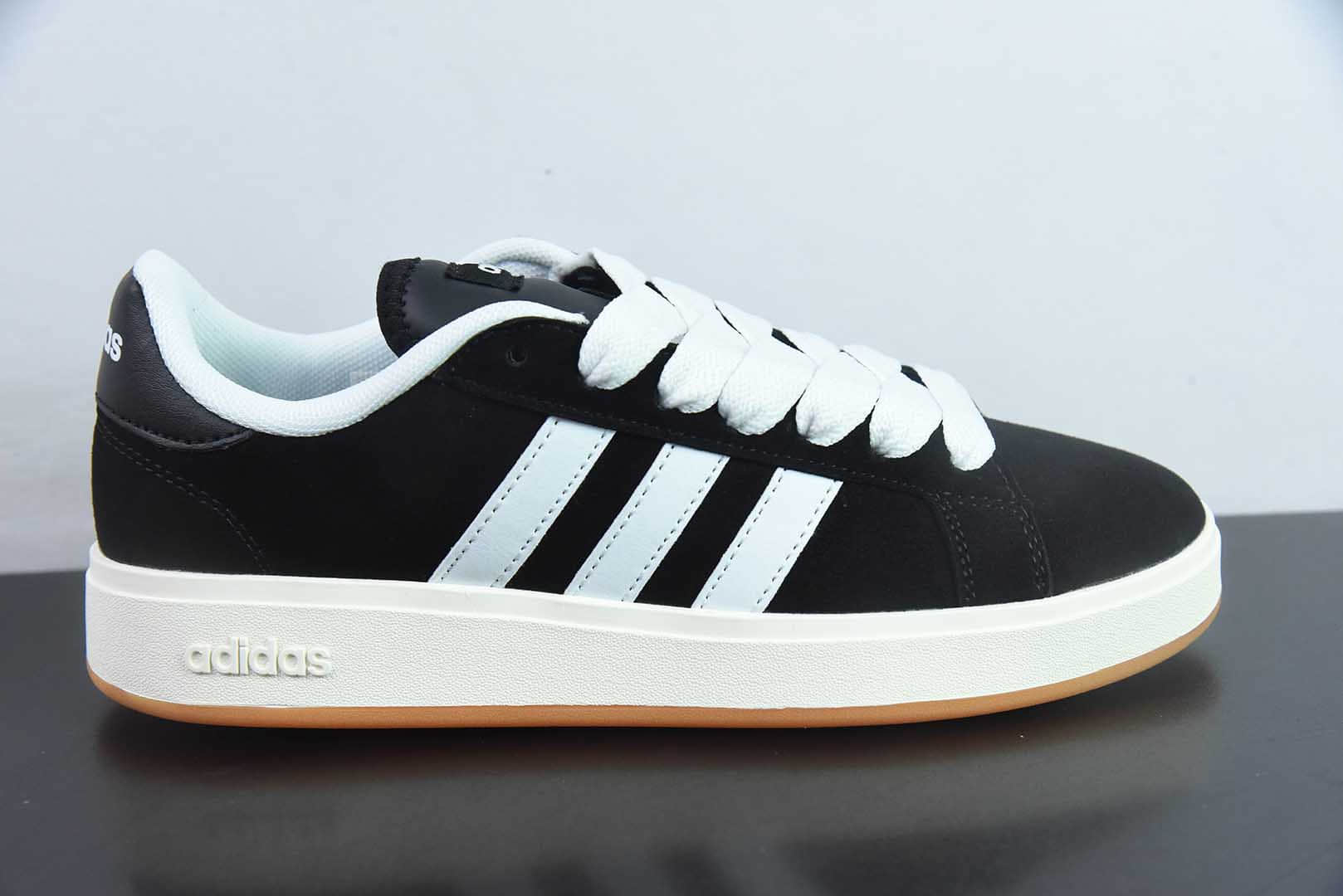 阿迪达斯Adidas GRAND COURTBEAT Base 00S黑白低帮休闲板鞋纯原版本 货号：IH6184