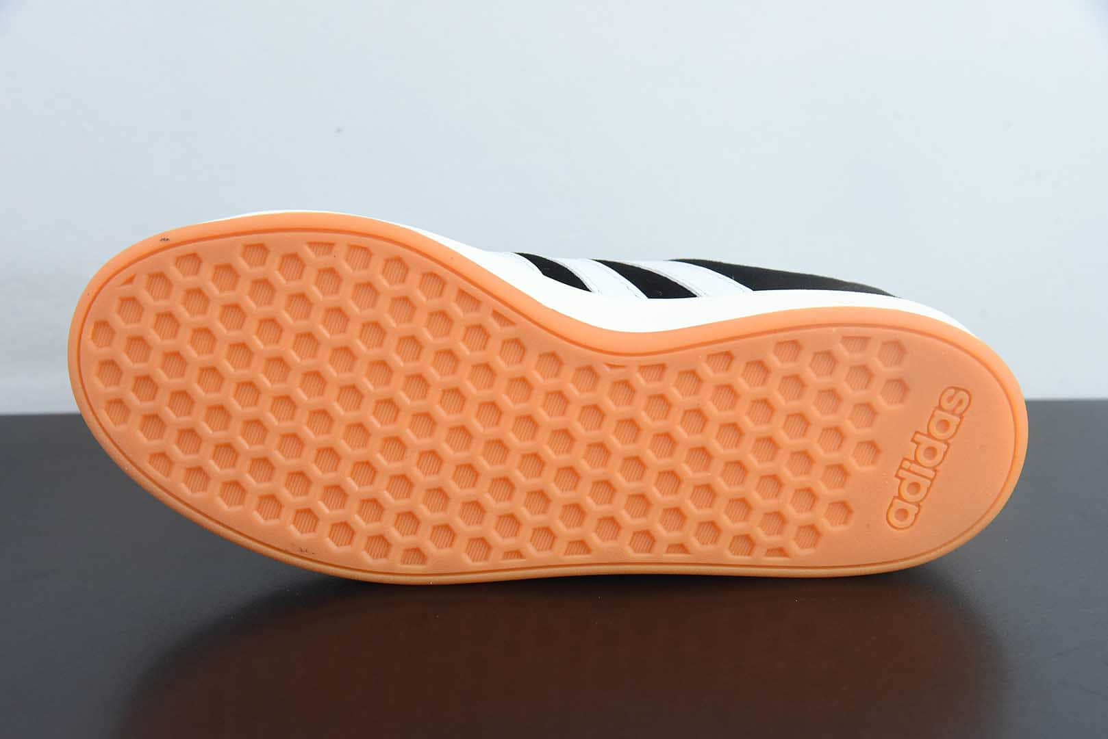 阿迪达斯Adidas GRAND COURTBEAT Base 00S黑白低帮休闲板鞋纯原版本 货号：IH6184