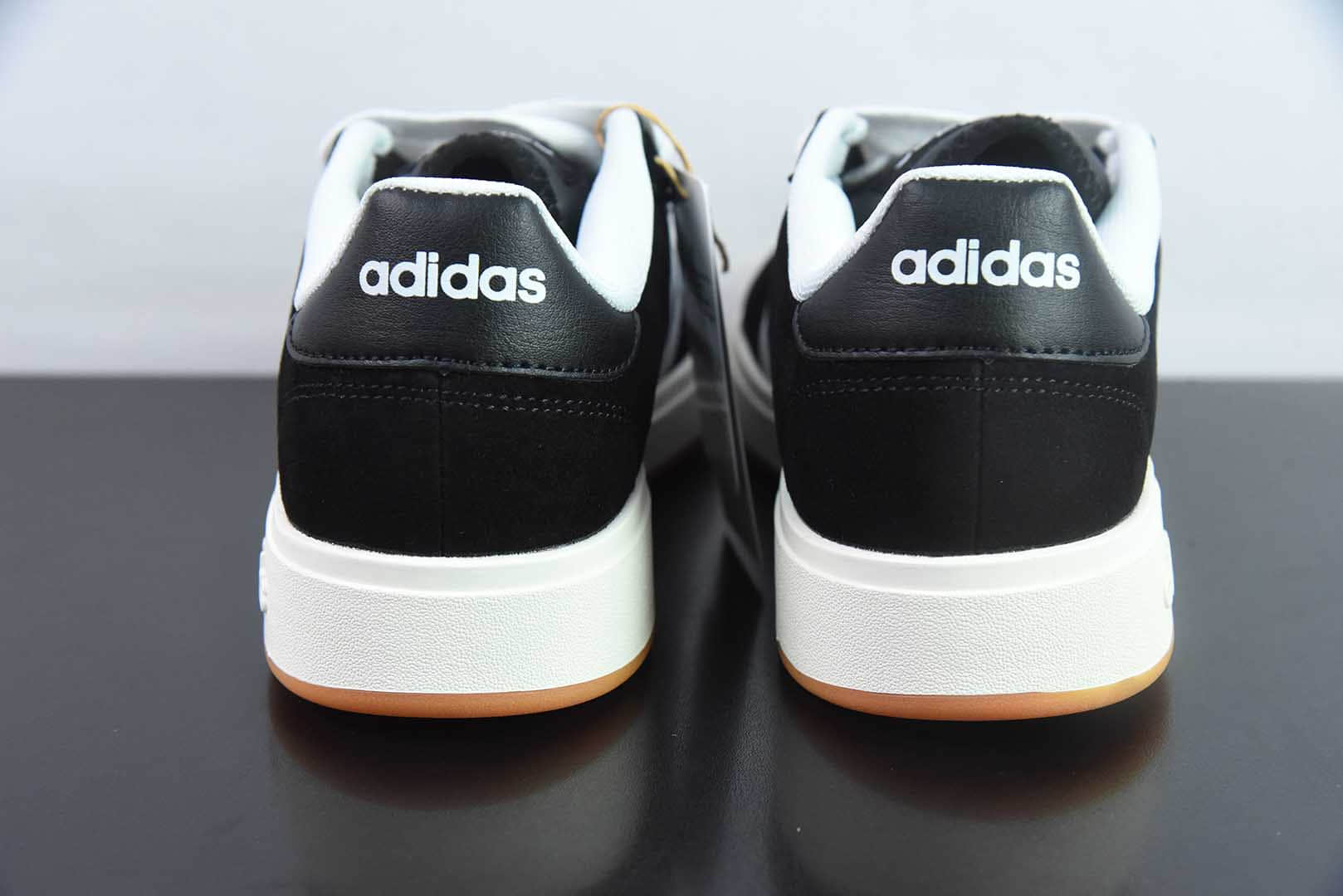 阿迪达斯Adidas GRAND COURTBEAT Base 00S黑白低帮休闲板鞋纯原版本 货号：IH6184