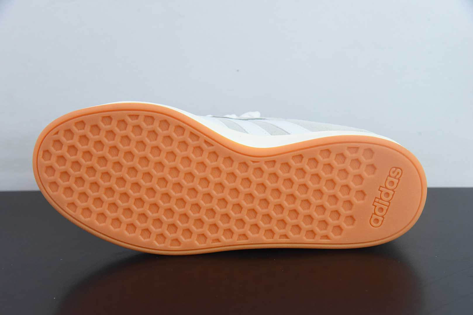 阿迪达斯Adidas GRAND COURTBEAT Base 00S 灰白休闲耐磨低帮板鞋纯原版本 货号：IH6188