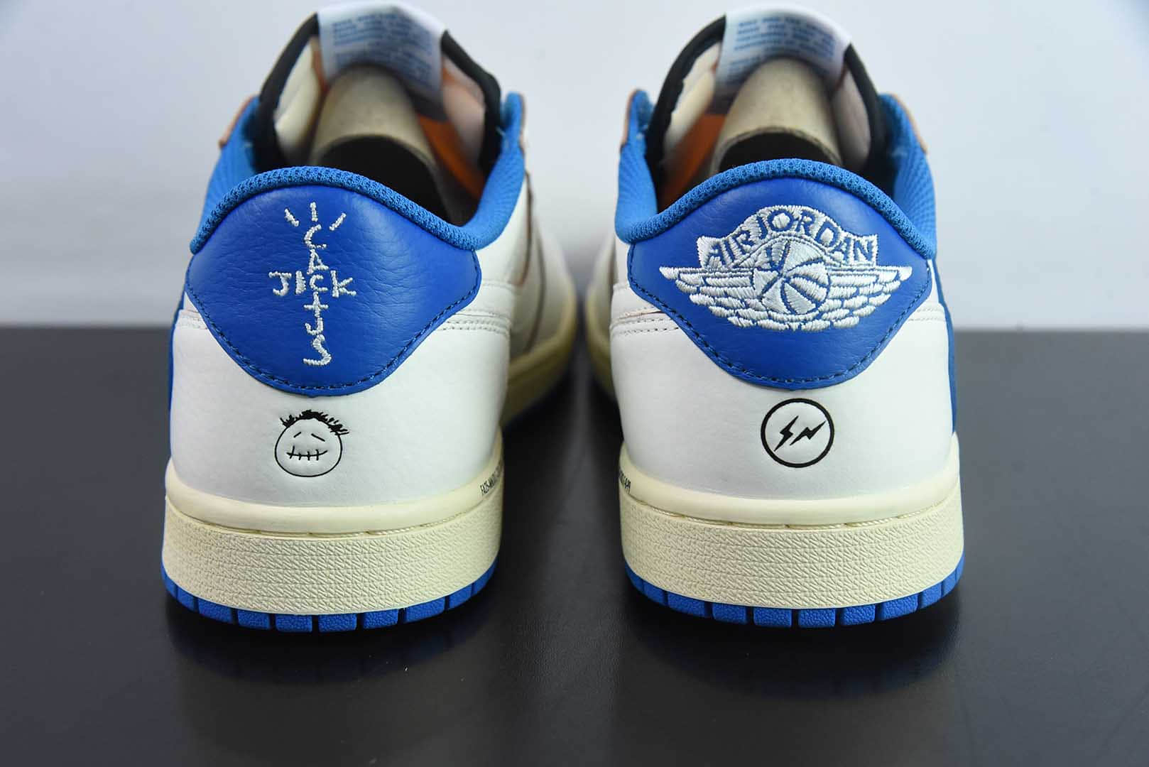 乔丹Travis Scott x Air Jordan AJ1 Low OG SP TS联名白蓝闪电倒钩2.0低帮复古文化篮球鞋纯原版本 货号：DM7866-104
