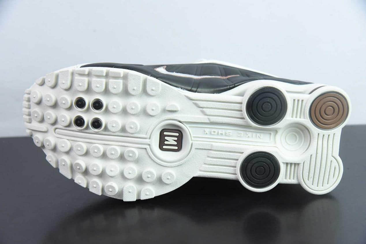 耐克Nike Shox R4黑白子弹文斯卡特高科技专利气柱弹簧跑步鞋纯原版本 货号：AR3565 - 104