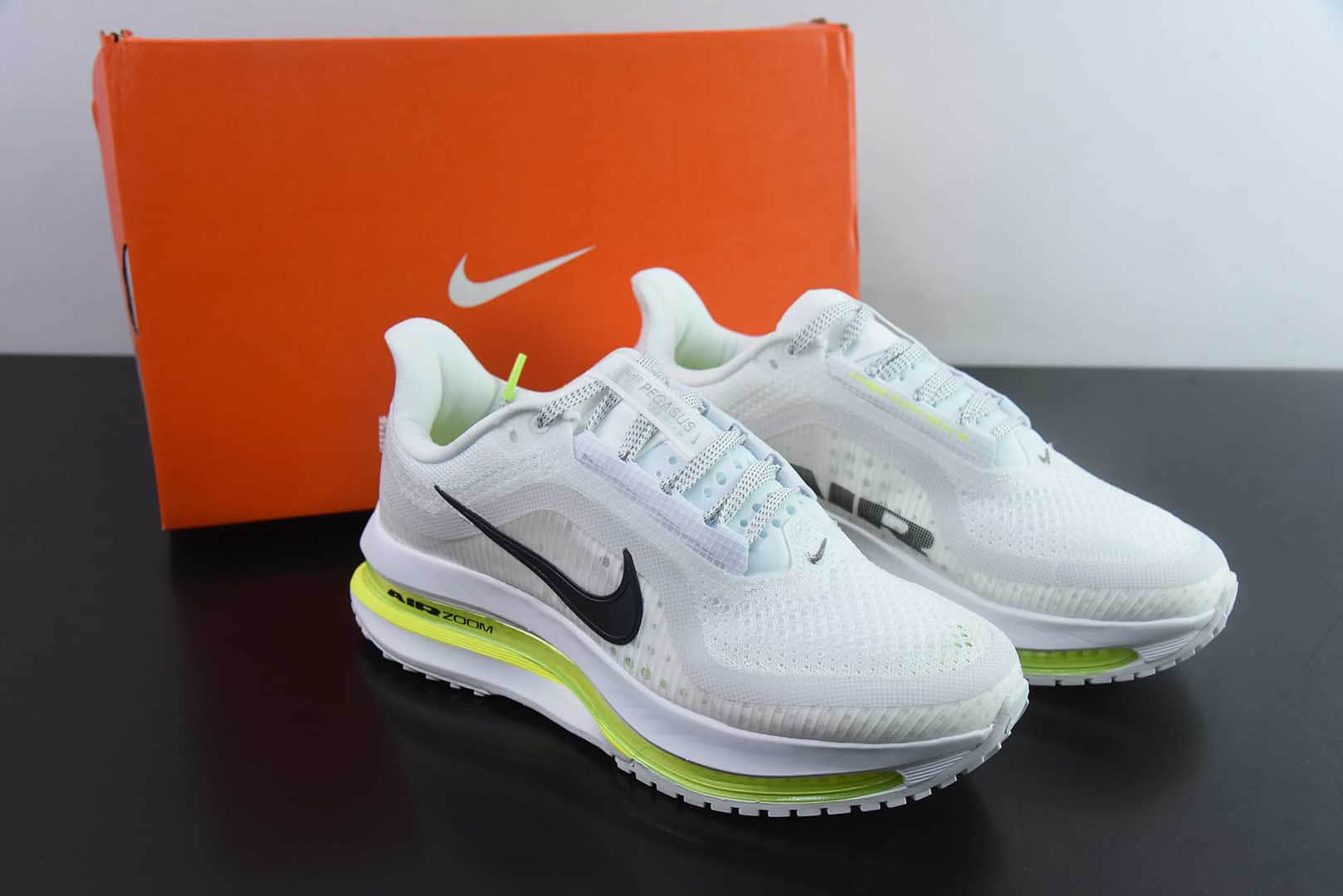 耐克Nike Pegasus Premium 超级飞马白绿全掌气垫跑步运动鞋纯原版本 货号：HQ2592-100