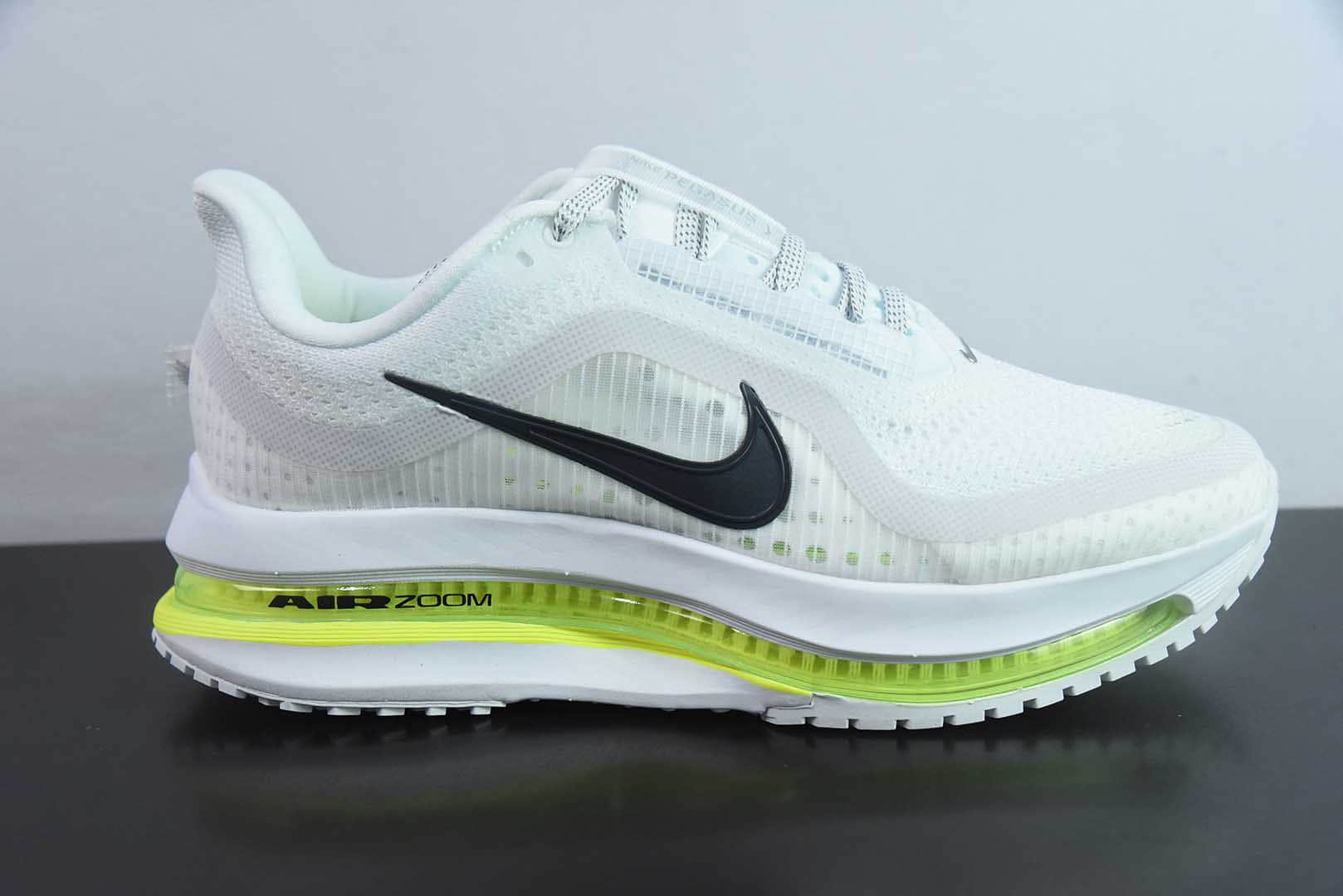 耐克Nike Pegasus Premium 超级飞马白绿全掌气垫跑步运动鞋纯原版本 货号：HQ2592-100