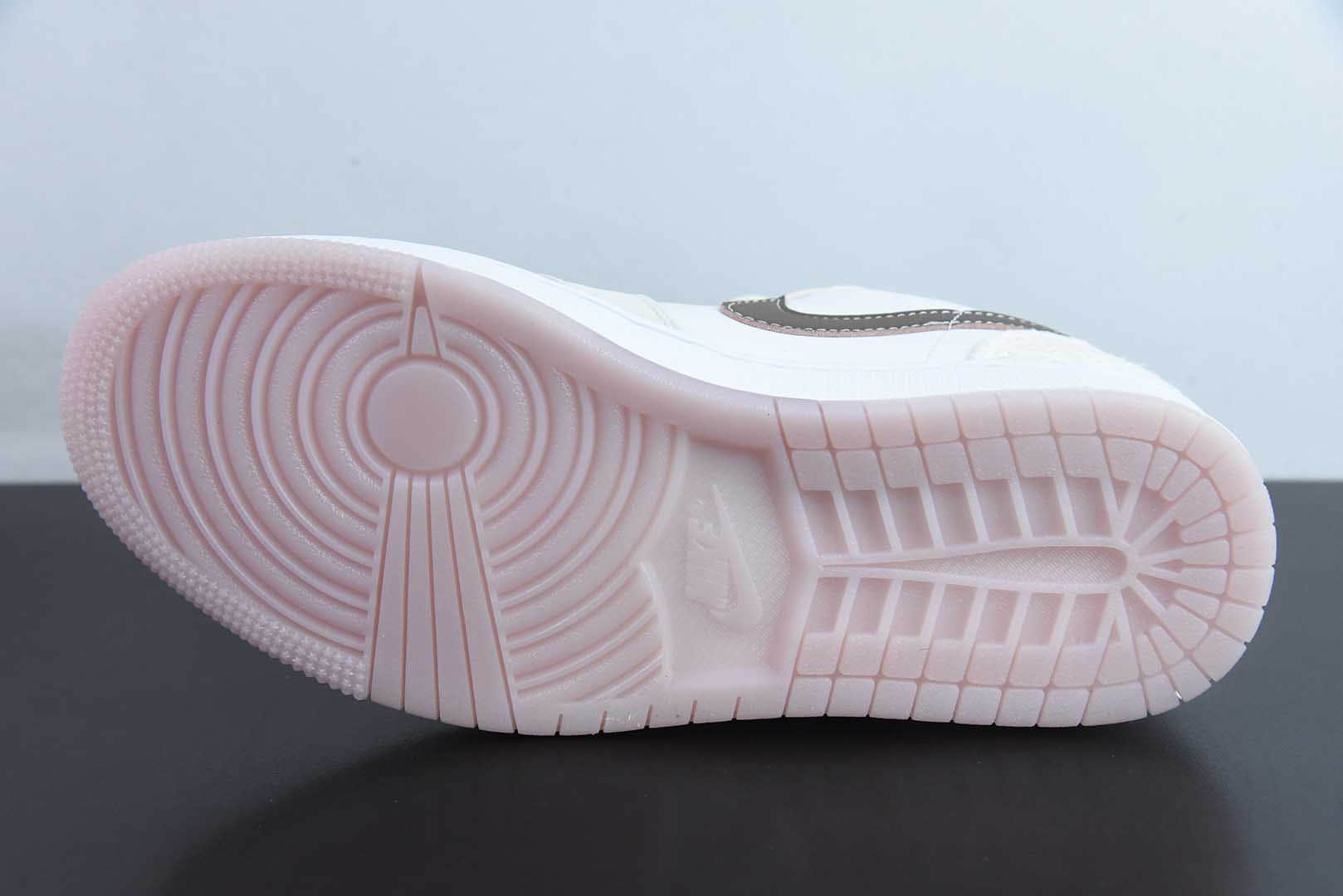 乔丹Air Jordan 1 Low AJ1乔1白粉低帮复古休闲板鞋纯原版本 货号：IB8859-101