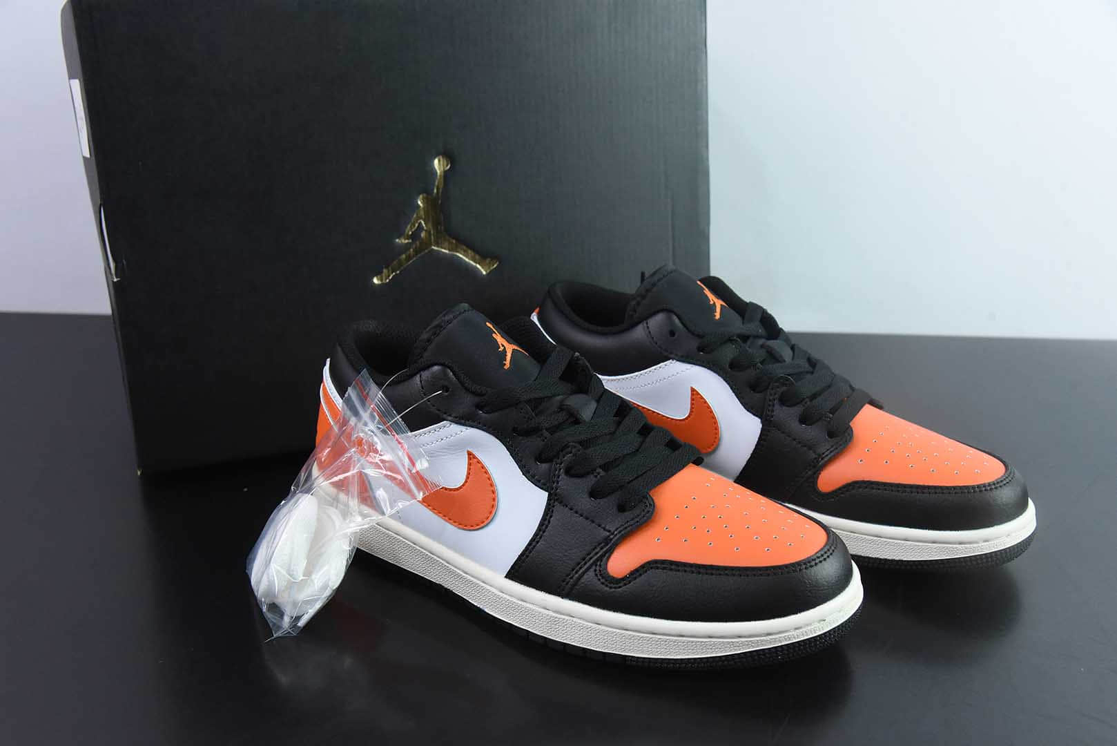 乔丹Air Jordan 1 Low AJ1乔1黑白橘低帮复古文化篮球鞋纯原版本 货号：553558-081