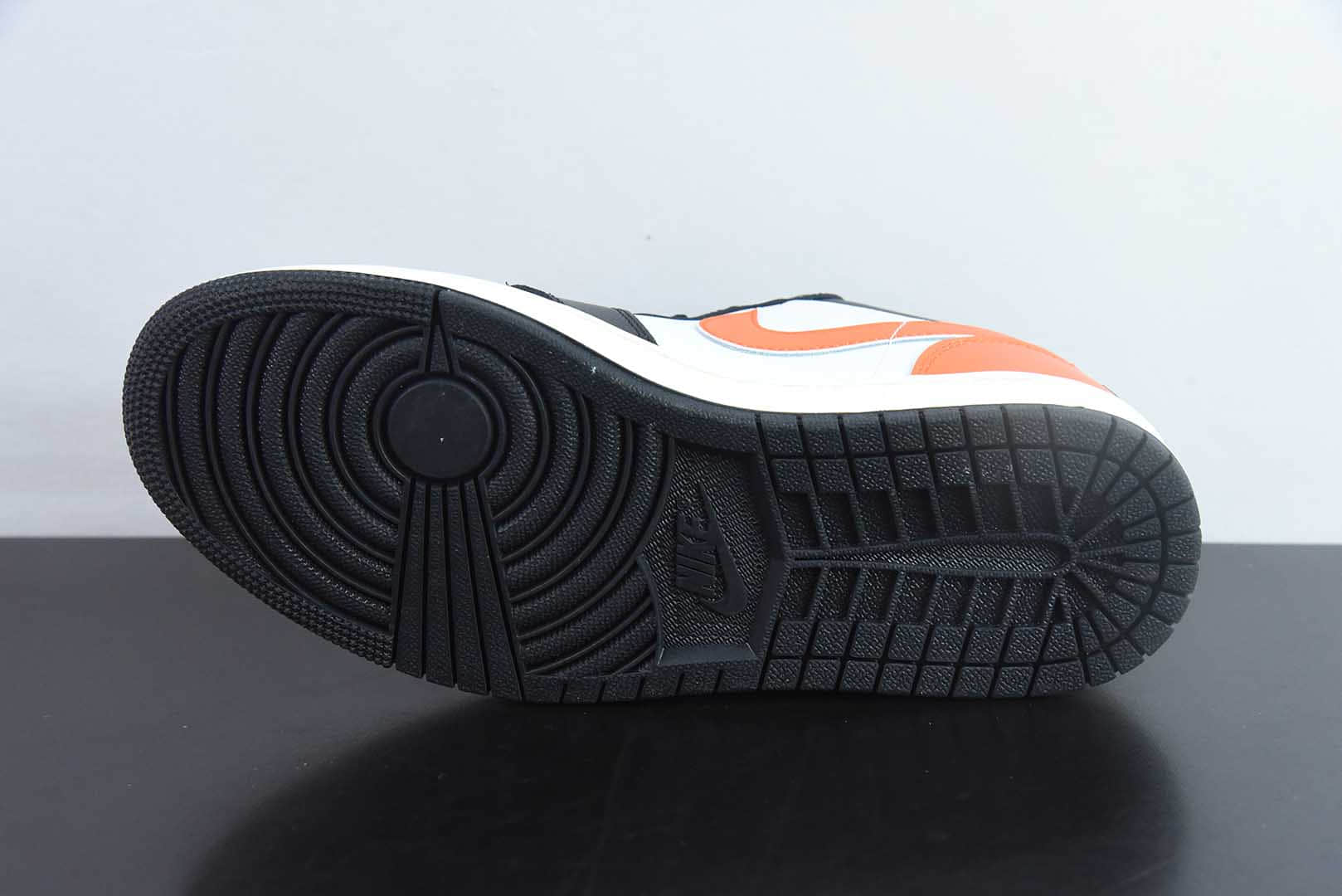 乔丹Air Jordan 1 Low AJ1乔1黑白橘低帮复古文化篮球鞋纯原版本 货号：553558-081