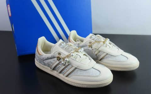 阿迪达斯Adidas Original Samba OG 阿迪丝绸珍珠复古桑巴板鞋纯原版本 货号：JQ2616