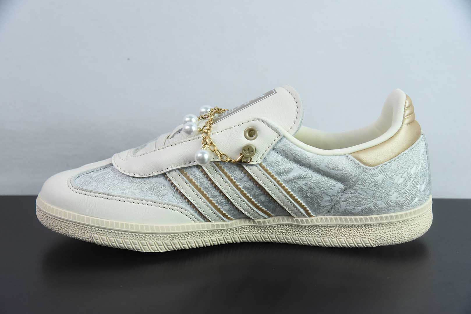 阿迪达斯Adidas Original Samba OG 阿迪丝绸珍珠复古桑巴板鞋纯原版本 货号：JQ2616