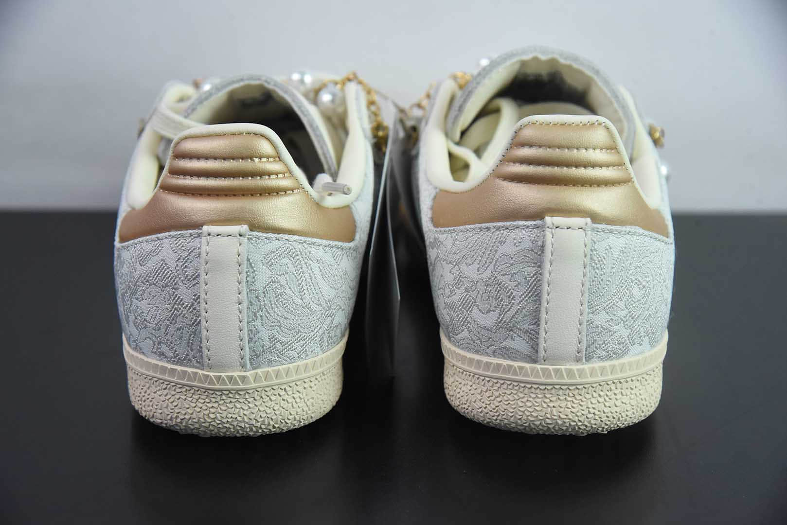 阿迪达斯Adidas Original Samba OG 阿迪丝绸珍珠复古桑巴板鞋纯原版本 货号：JQ2616