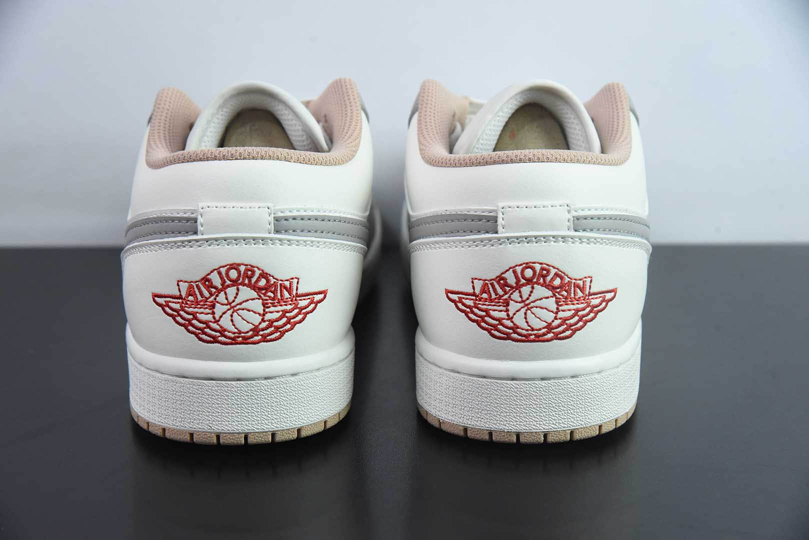 乔丹Air Jordan AJ1 Low AJ1乔1米灰红低帮休闲板鞋纯原版本 货号：553558-169