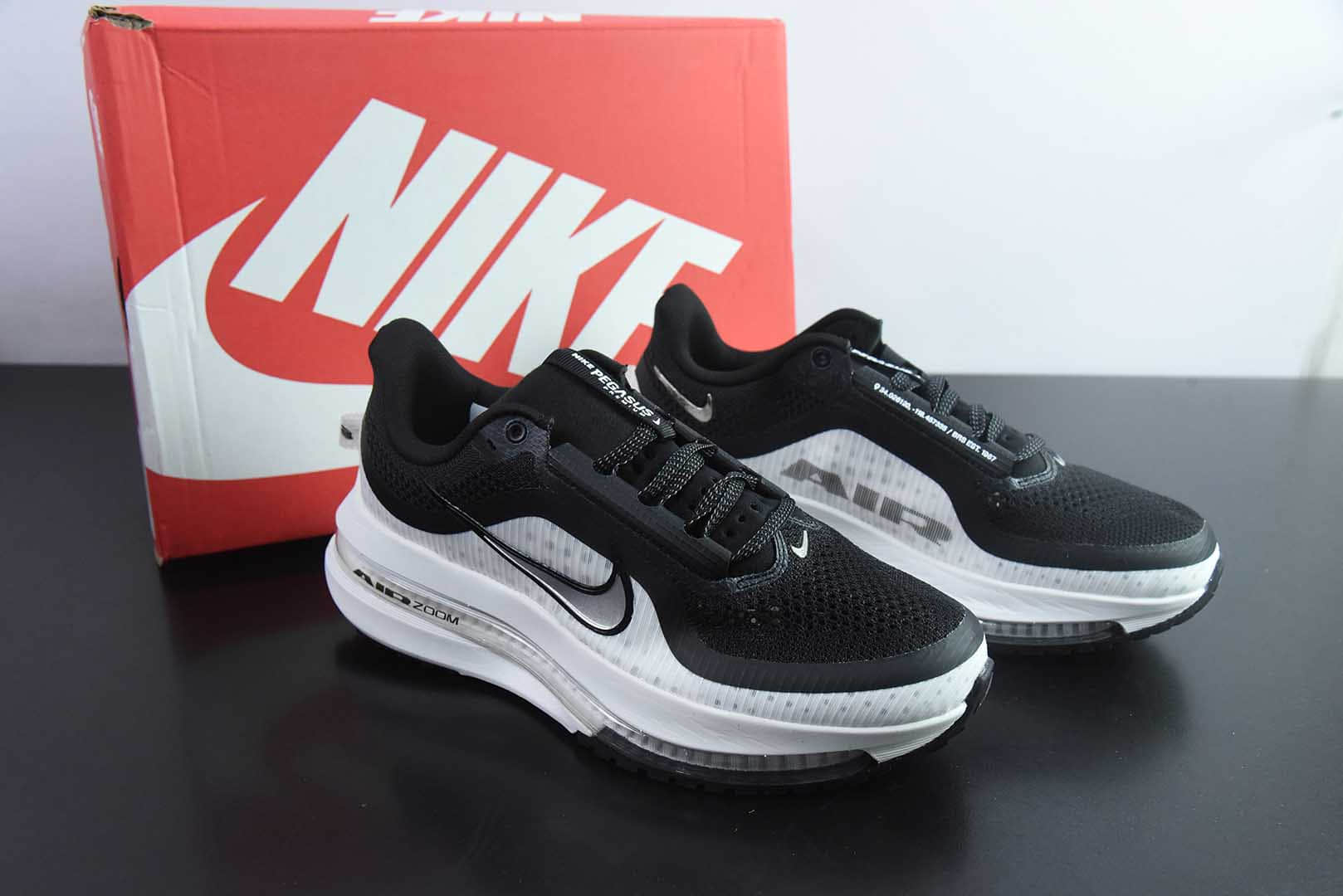 耐克Nike Pegasus Premium Airscape 超级飞马黑白网面气垫低帮跑步鞋纯原版本 货号：HQ2592-008