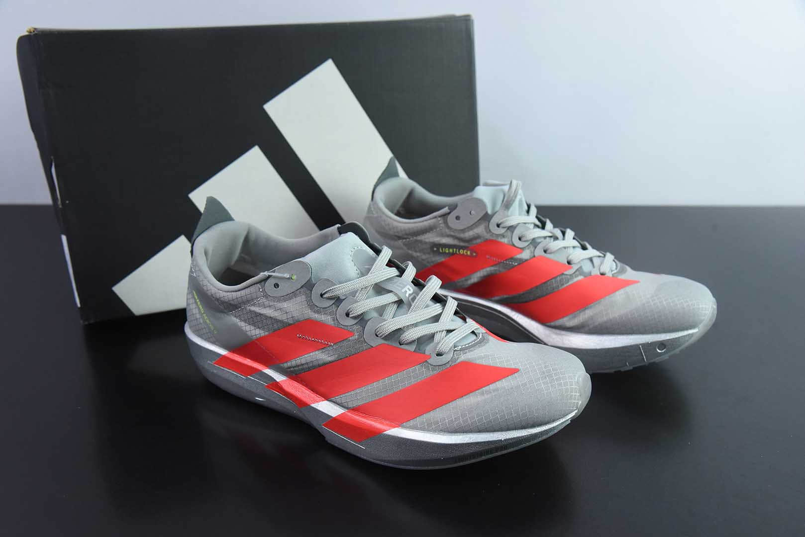 阿迪达斯Adidas Adizero Adios 9 M联名系列灰红低帮轻便透气竞速休闲运动慢跑鞋纯原版本 货号：IH5746