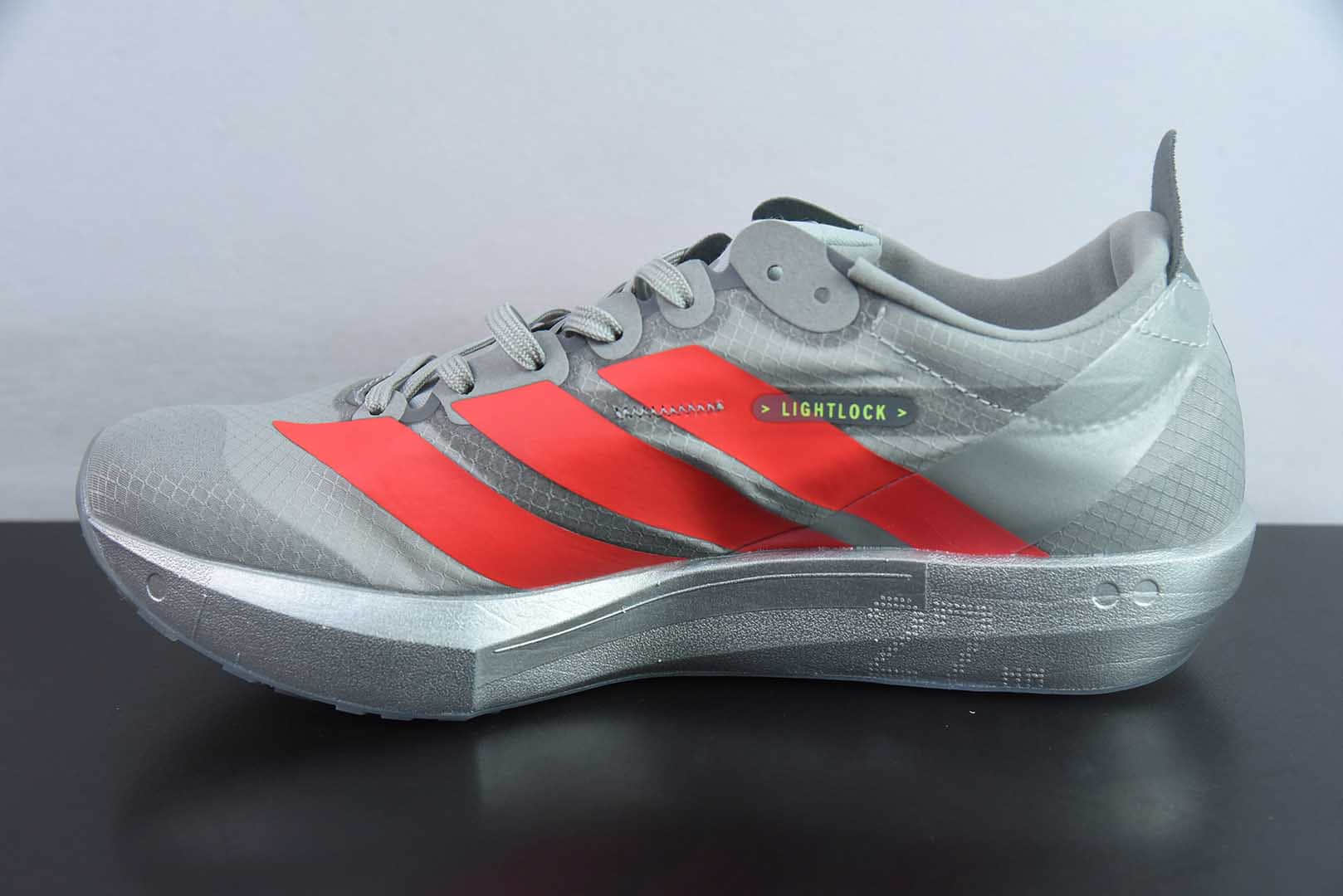 阿迪达斯Adidas Adizero Adios 9 M联名系列灰红低帮轻便透气竞速休闲运动慢跑鞋纯原版本 货号：IH5746