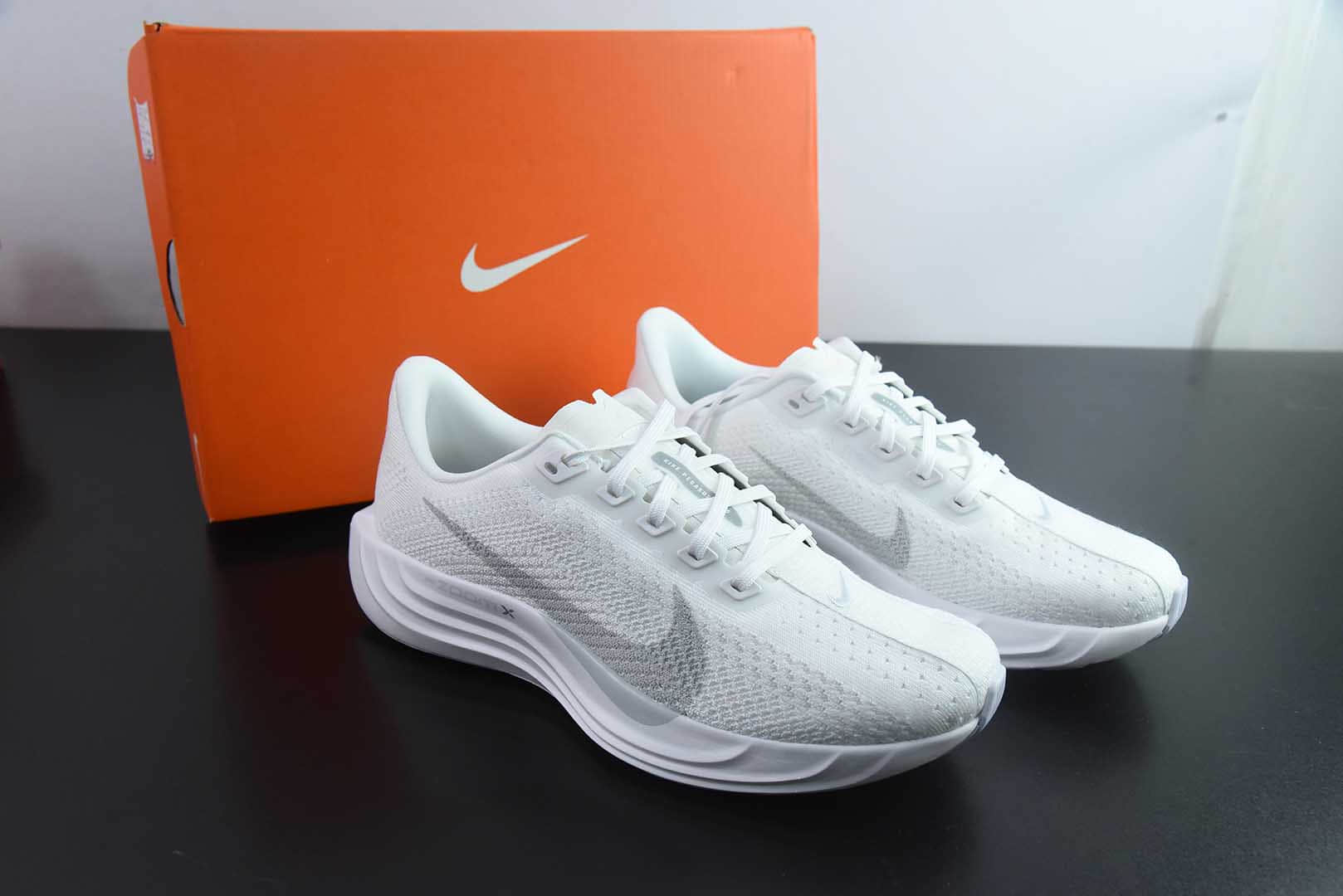 耐克 Nike Air Zoom Pegasus 35 飞马系列白灰缓震气垫跑鞋纯原版本 货号：FQ7262-102