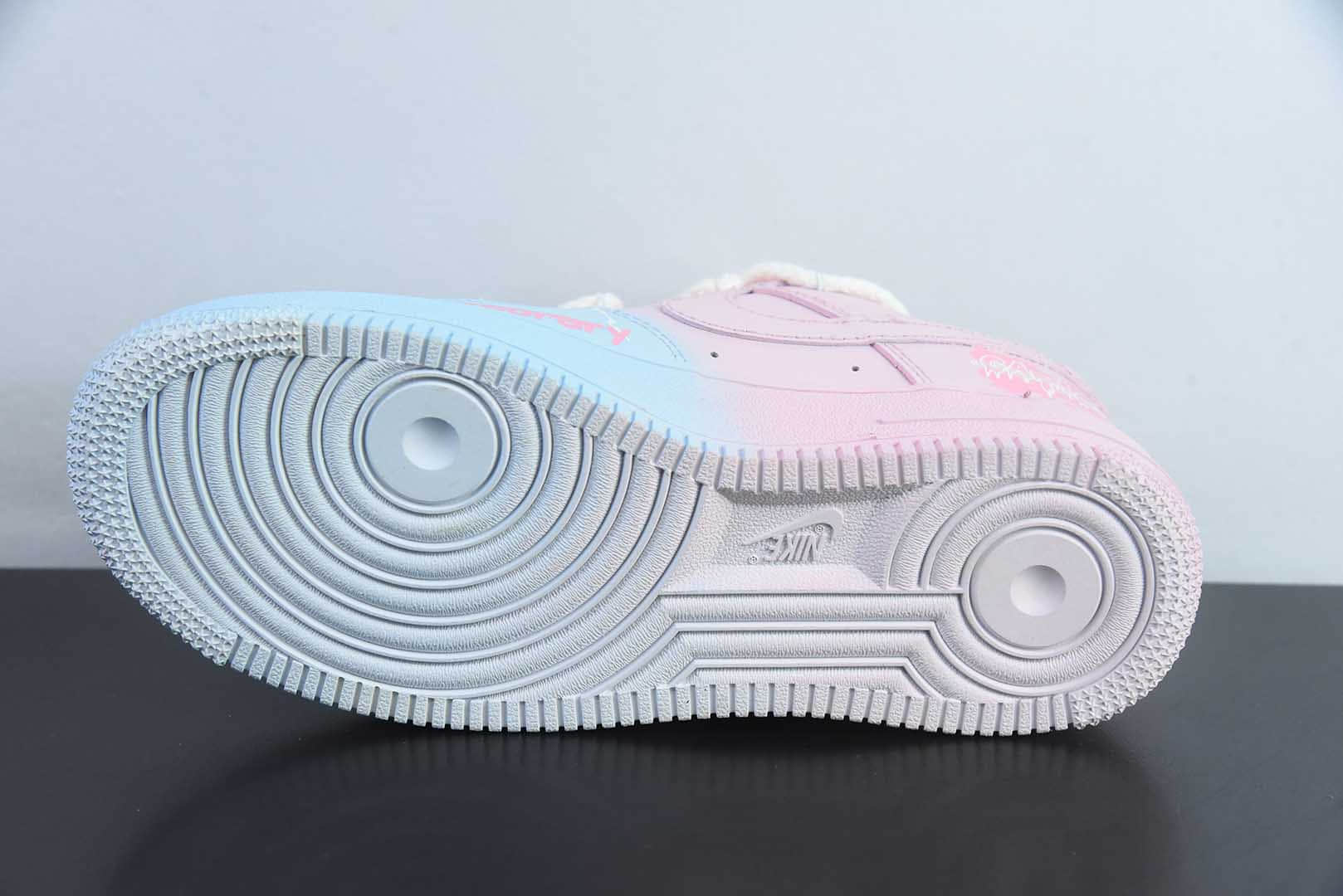 耐克Nike Air Force 1'07 Low Purple Butterfly 手绘涂鸦粉蓝蛛心空军一号低帮休闲运动板鞋纯原版本 货号：QX2032-707