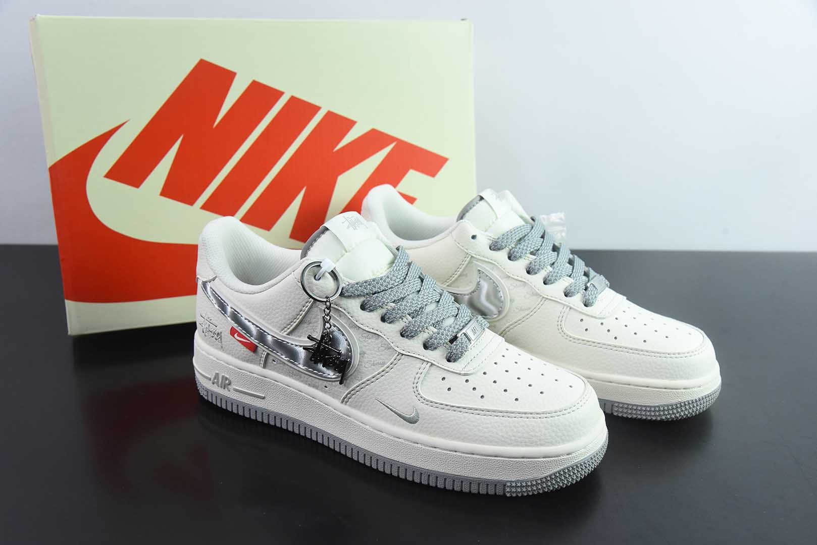 耐克Nike Air Force 1'07 Low 斯图西联名灰银勾空军一号低帮休闲运动板鞋纯原版本 货号：XX3168-209