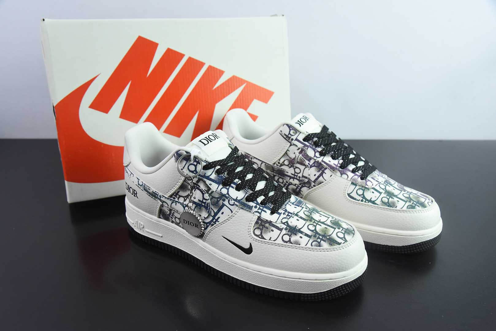 耐克Nike Air Force 1 '07 Low “迪奥联名灰色插花”空军一号低帮休闲板鞋纯原版本 货号：DF0188-064