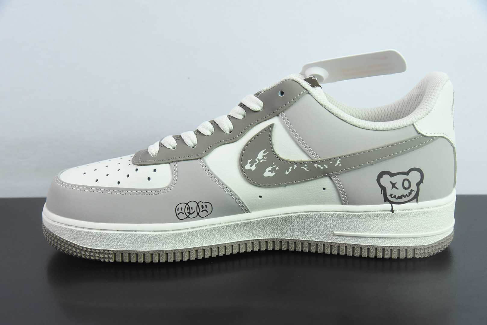 耐克Nike Air Force 1 “Smiling Bear”“笑脸熊”空军一号定制低帮板鞋纯原版本 货号：DB3301-881