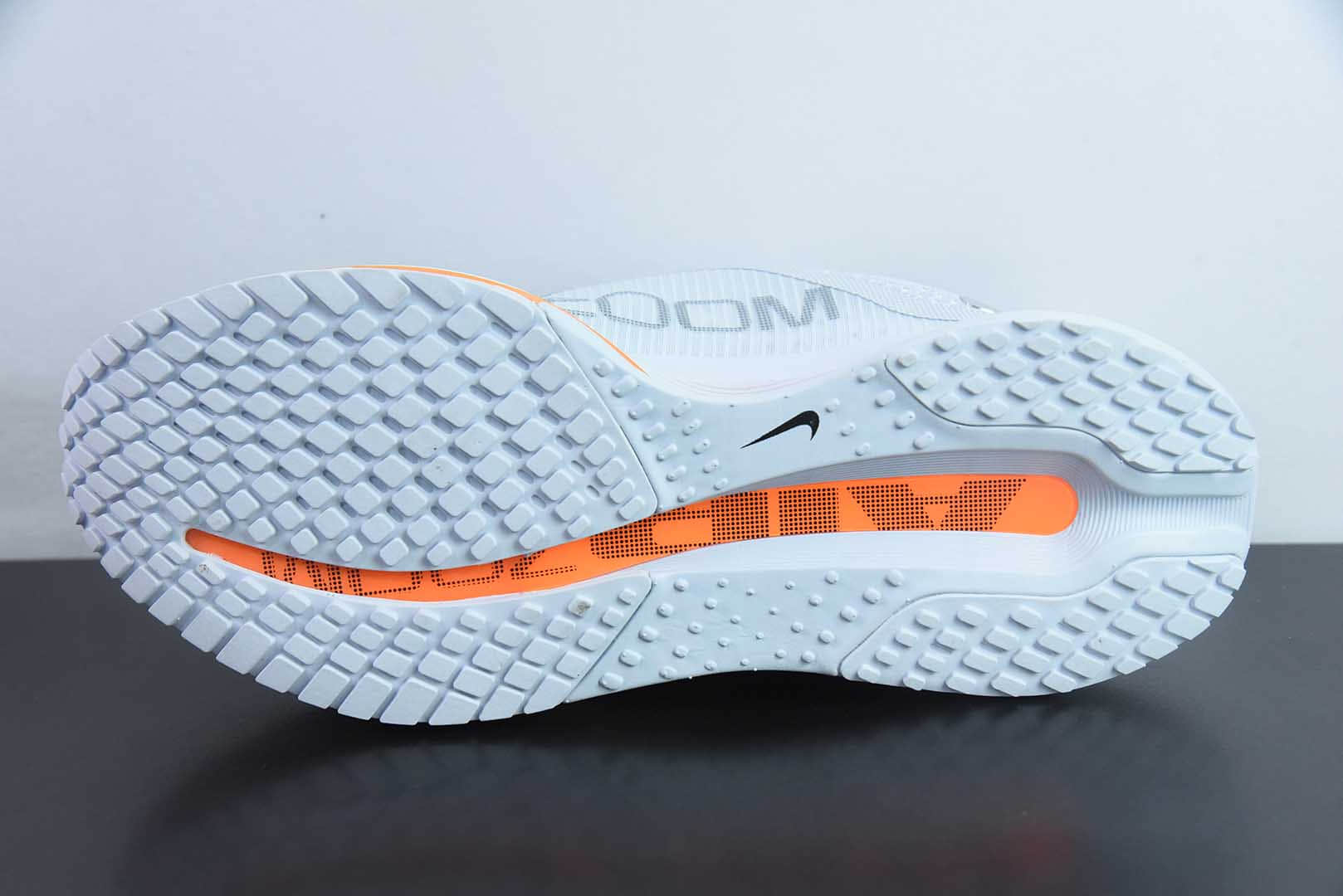 耐克Nike Air Zoom Pegasus Premium耐克米白橙网面全掌气垫缓震跑鞋纯原版本 货号：HQ2592 - 002