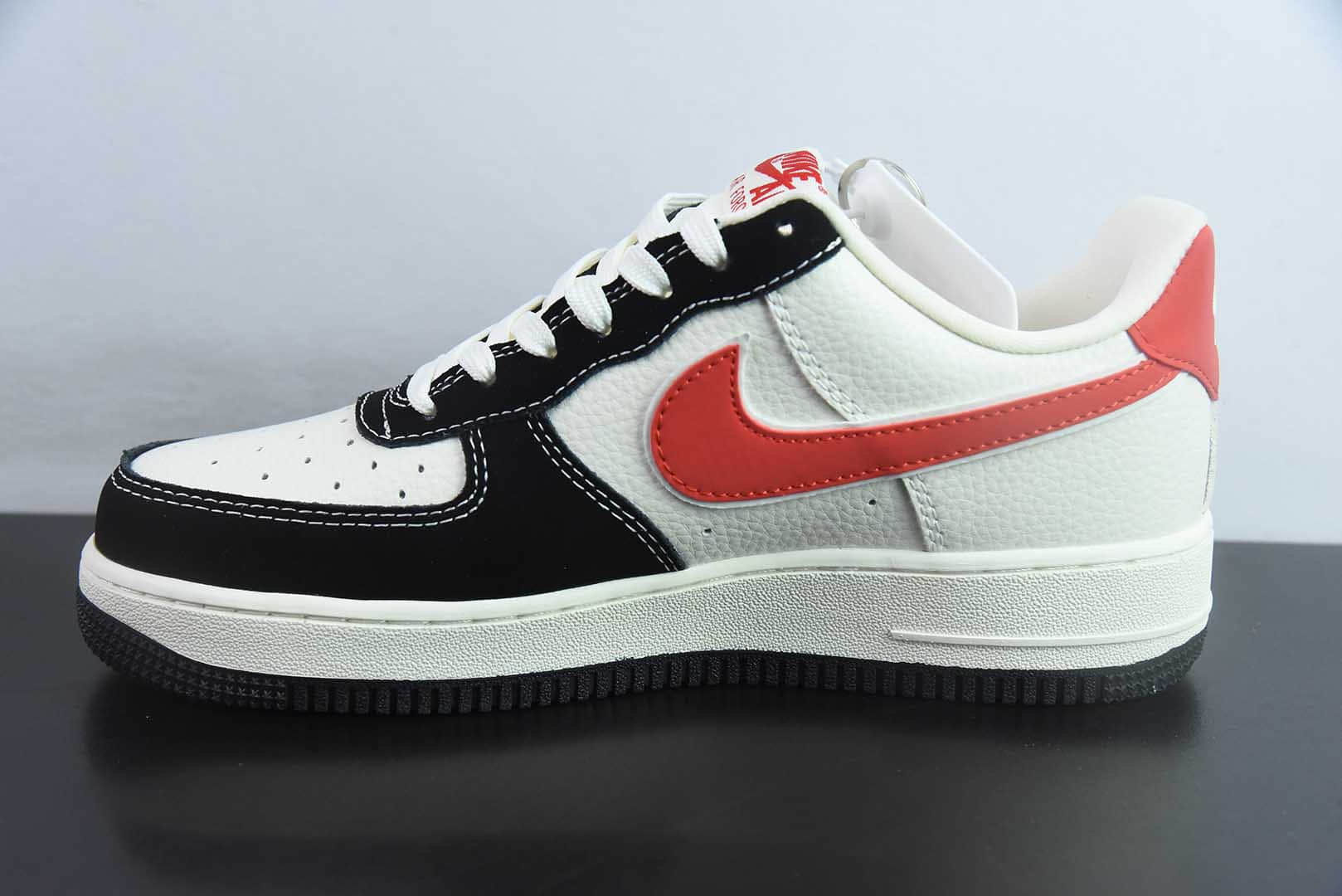 耐克Nike Air Force 1'07 Low Supreme联名黑红勾空军一号低帮休闲板鞋纯原版本 货号：KB1688-001