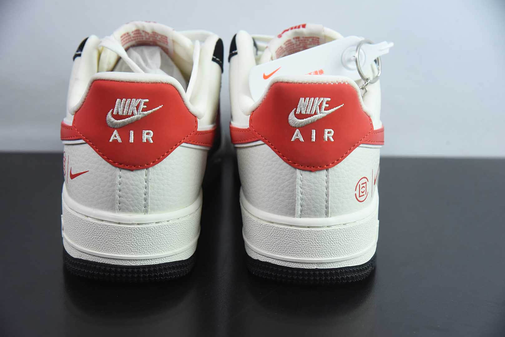 耐克Nike Air Force 1'07 Low Supreme联名黑红勾空军一号低帮休闲板鞋纯原版本 货号：KB1688-001