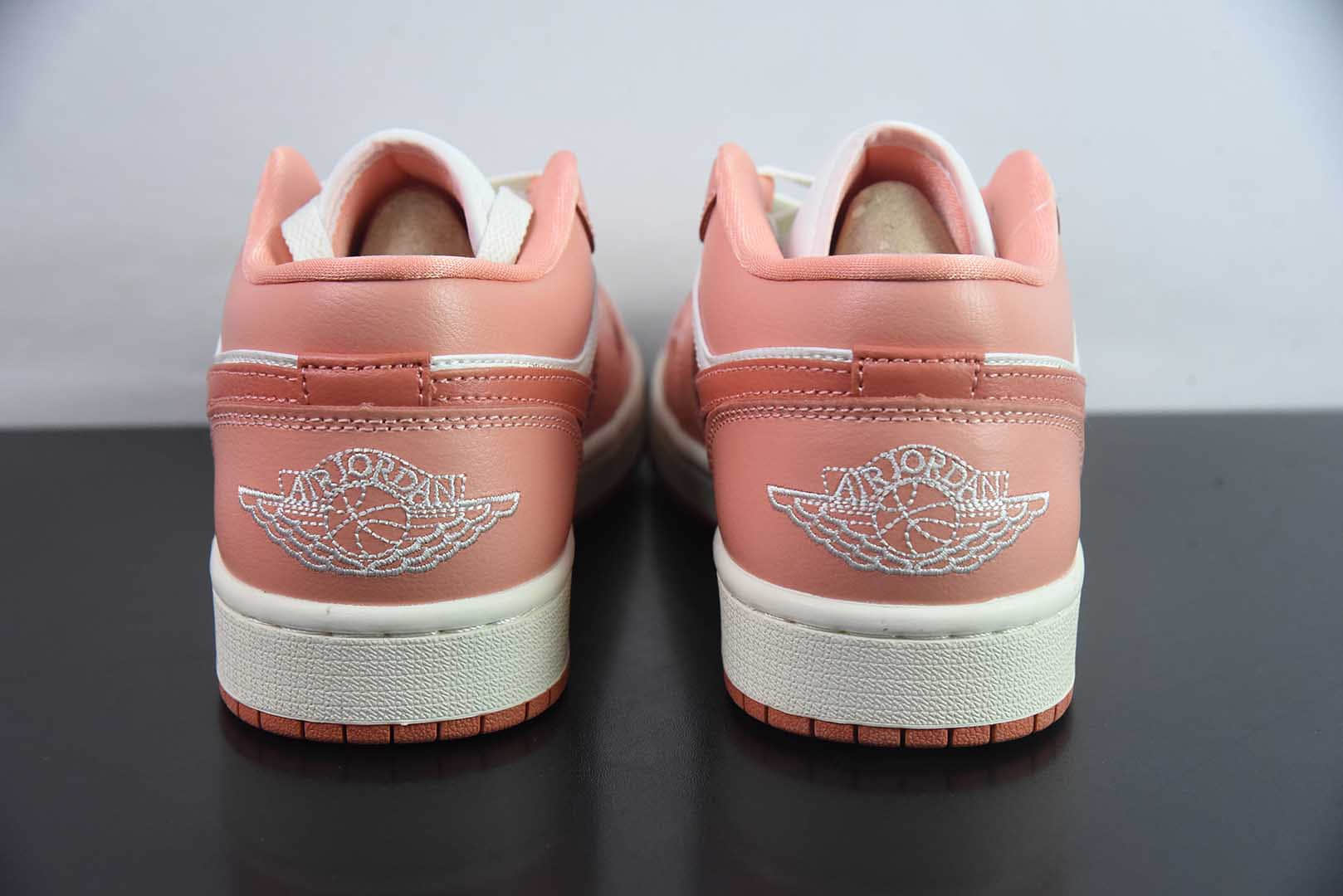 乔丹Air Jordan 1 Low AJ1乔1白粉低帮文化休闲板鞋纯原版本 货号：DC0774-180