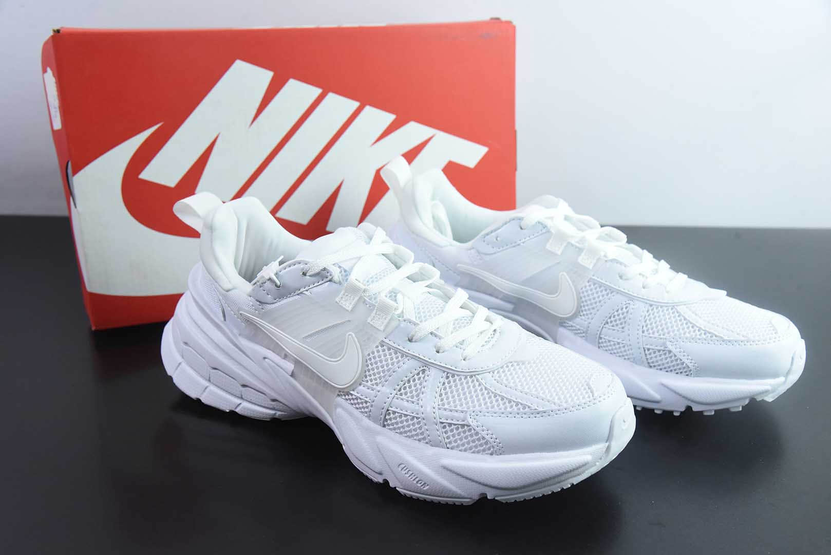 耐克Nike V2K Runtekk Run 纯白减震防滑复古低帮跑步鞋纯原版本 货号：FD0736-113