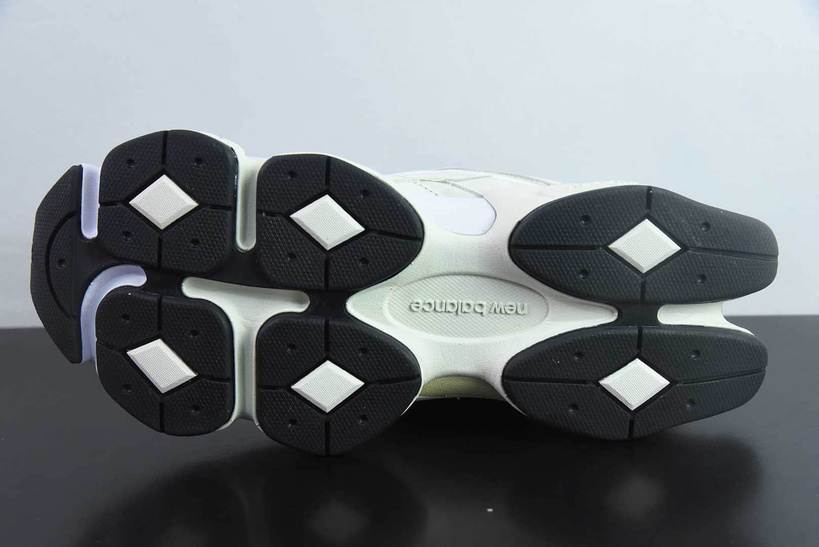 新百伦Joe Freshgoods x New Balance NB9060联名款米白灰复古休闲运动慢跑鞋纯原版本 货号：U9060WHT