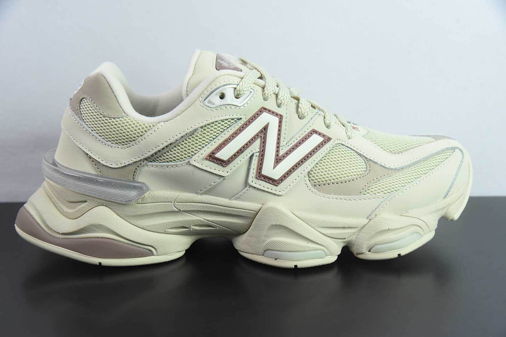 新百伦 Joe Freshgoods x New Balance NB9060联名款杏白枣红复古休闲运动慢跑鞋纯原版本 货号：U9060ZGC