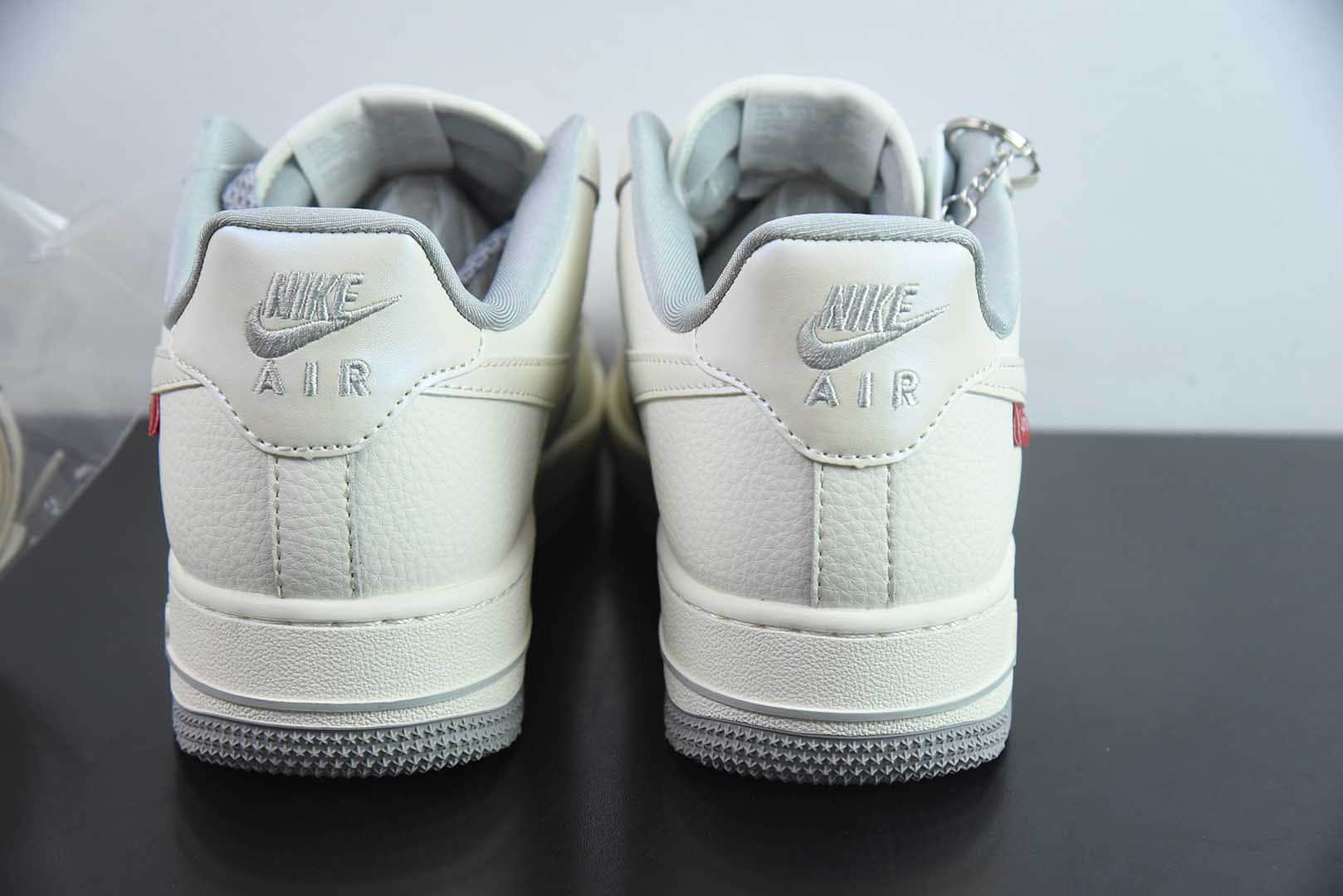 耐克Nike Air Force 1 '07 Low “Supreme联名灰底红标”空军一号低帮休闲板鞋纯原版本 货号：XX3168-195