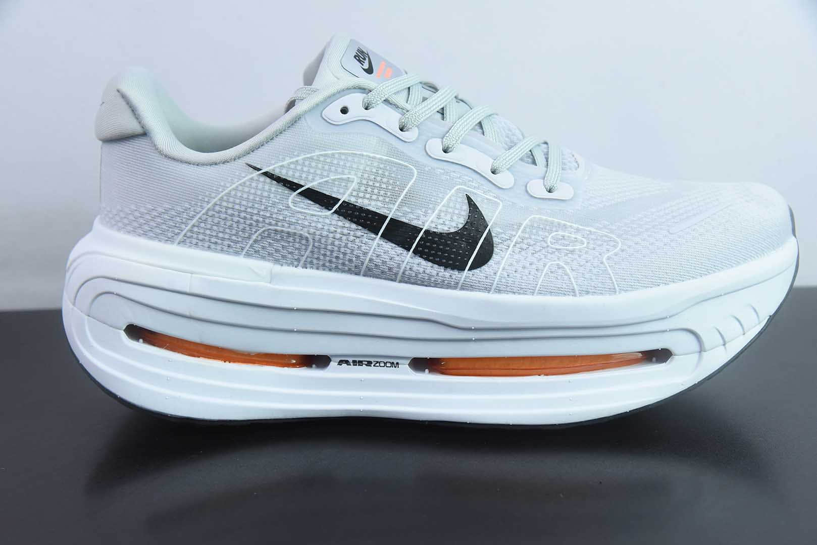 耐克 Nike Pegasus Premium White Metallic Silve顶级飞马系列浅灰白黑勾低帮户外轻量休闲运动越野慢跑鞋纯原版本 货号：HM5973-603