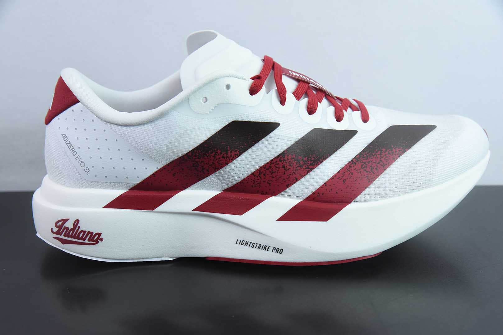 阿迪达斯Adidas Adizero Evo SL M 阿迪白红超轻透气缓震跑鞋纯原版本 货号：JQ4576