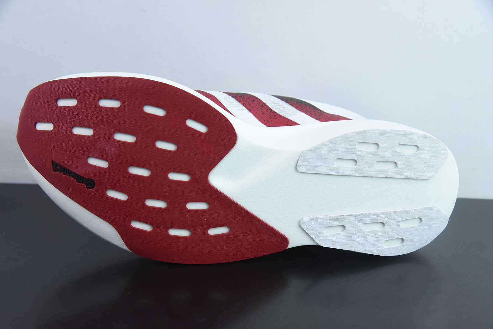 阿迪达斯Adidas Adizero Evo SL M 阿迪白红超轻透气缓震跑鞋纯原版本 货号：JQ4576