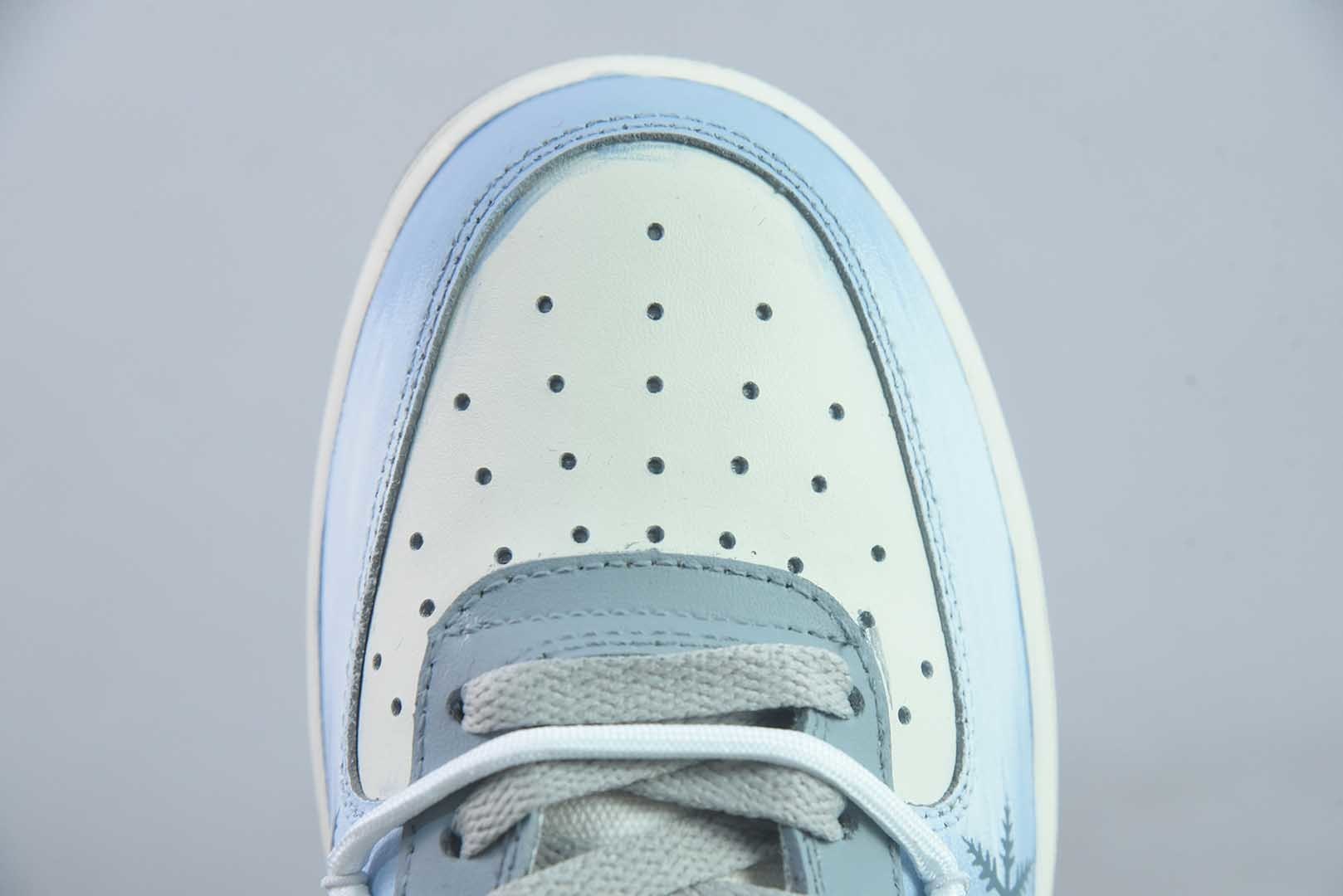 【定制版】手绘涂鸦“冰原落雪”Nike Air Force 1  “Icefield Snowfall”空军一号定制板鞋 纯原版本 货号：DO7417-199 实拍细节图